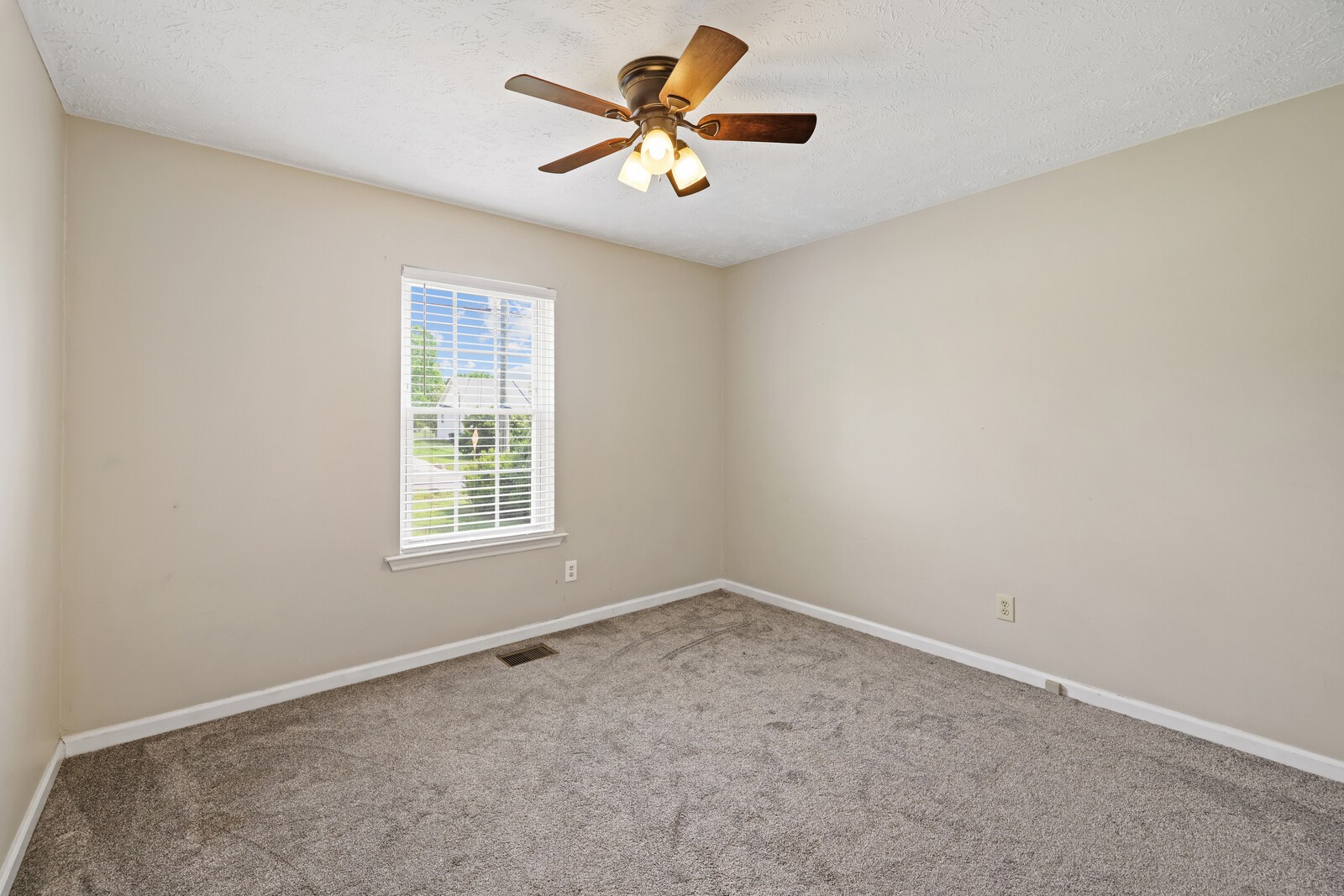 275 Sanders Dr