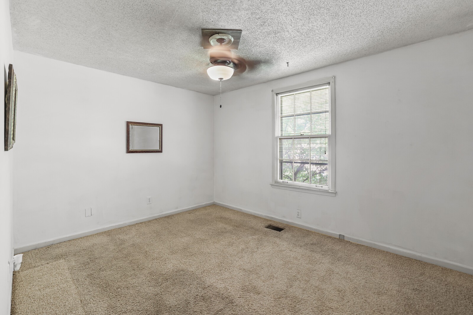 119 Lakebrink Dr