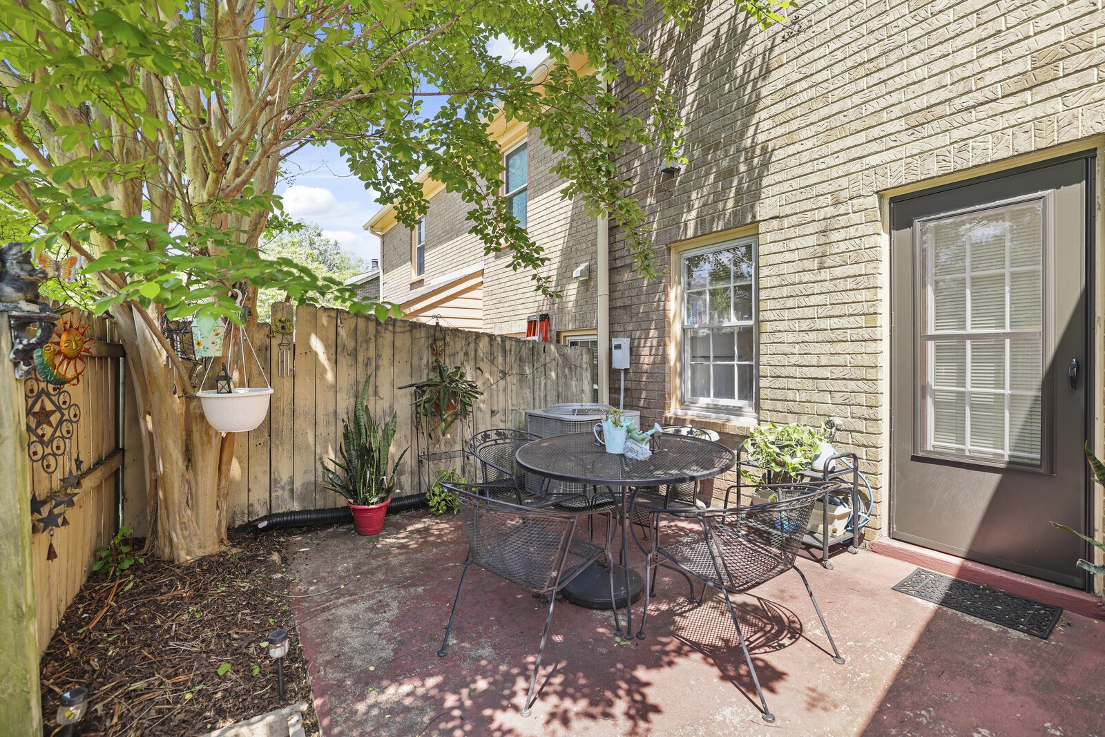 119 Lakebrink Dr