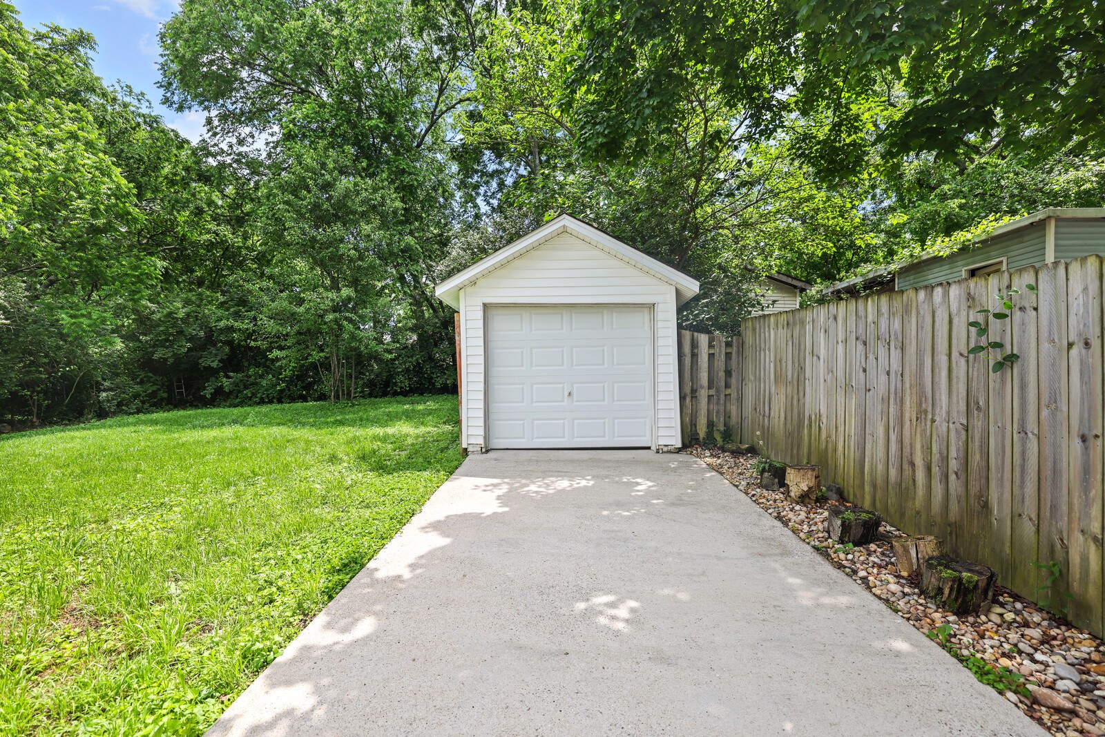 417 Lanier Dr