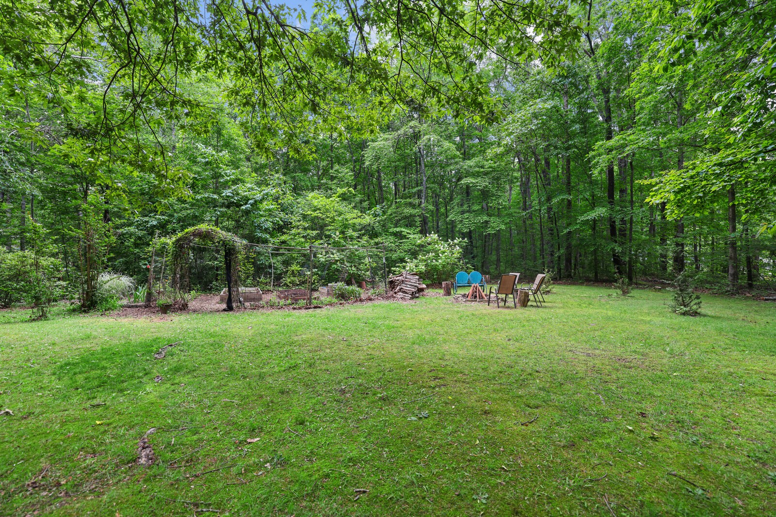 7261 Kingston Rd