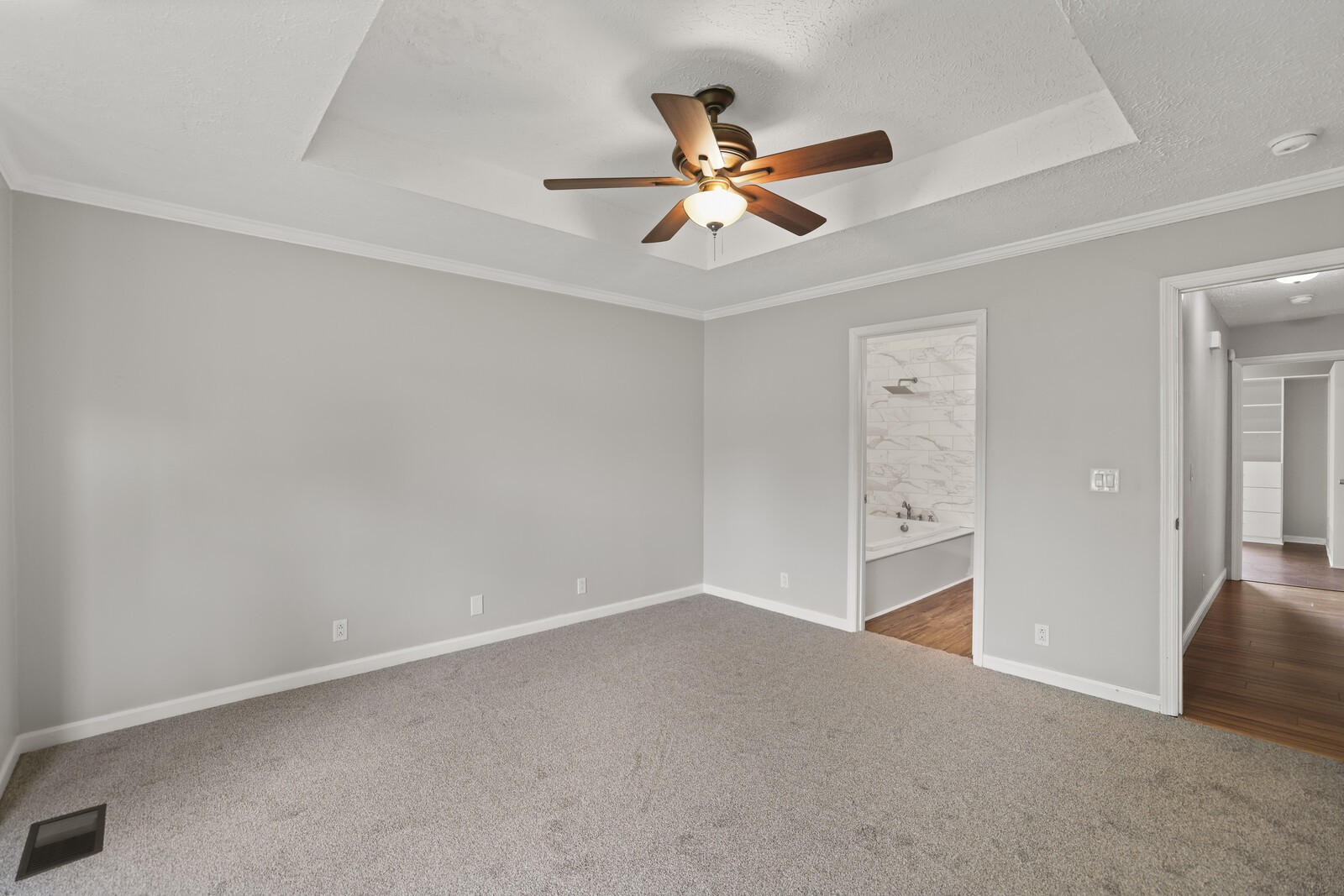 8351 Stewarts Bend Dr