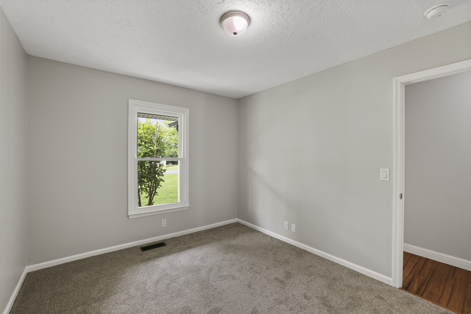 8351 Stewarts Bend Dr