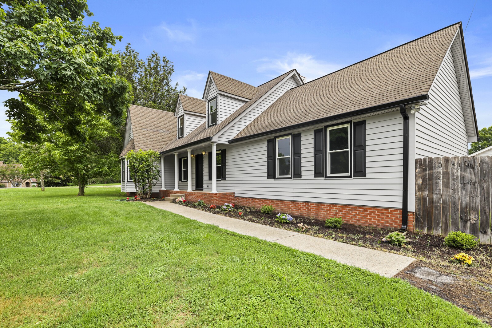 8351 Stewarts Bend Dr