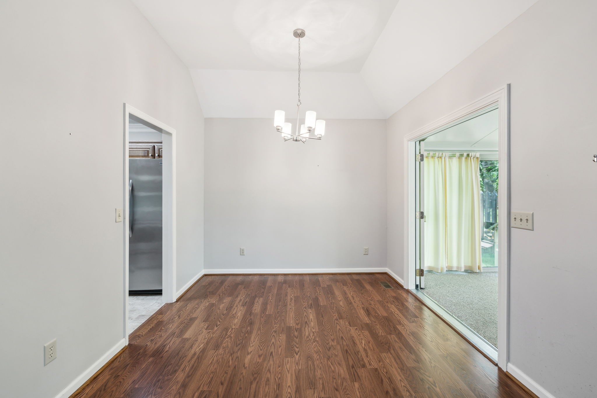 4348 Oakcrest Ln