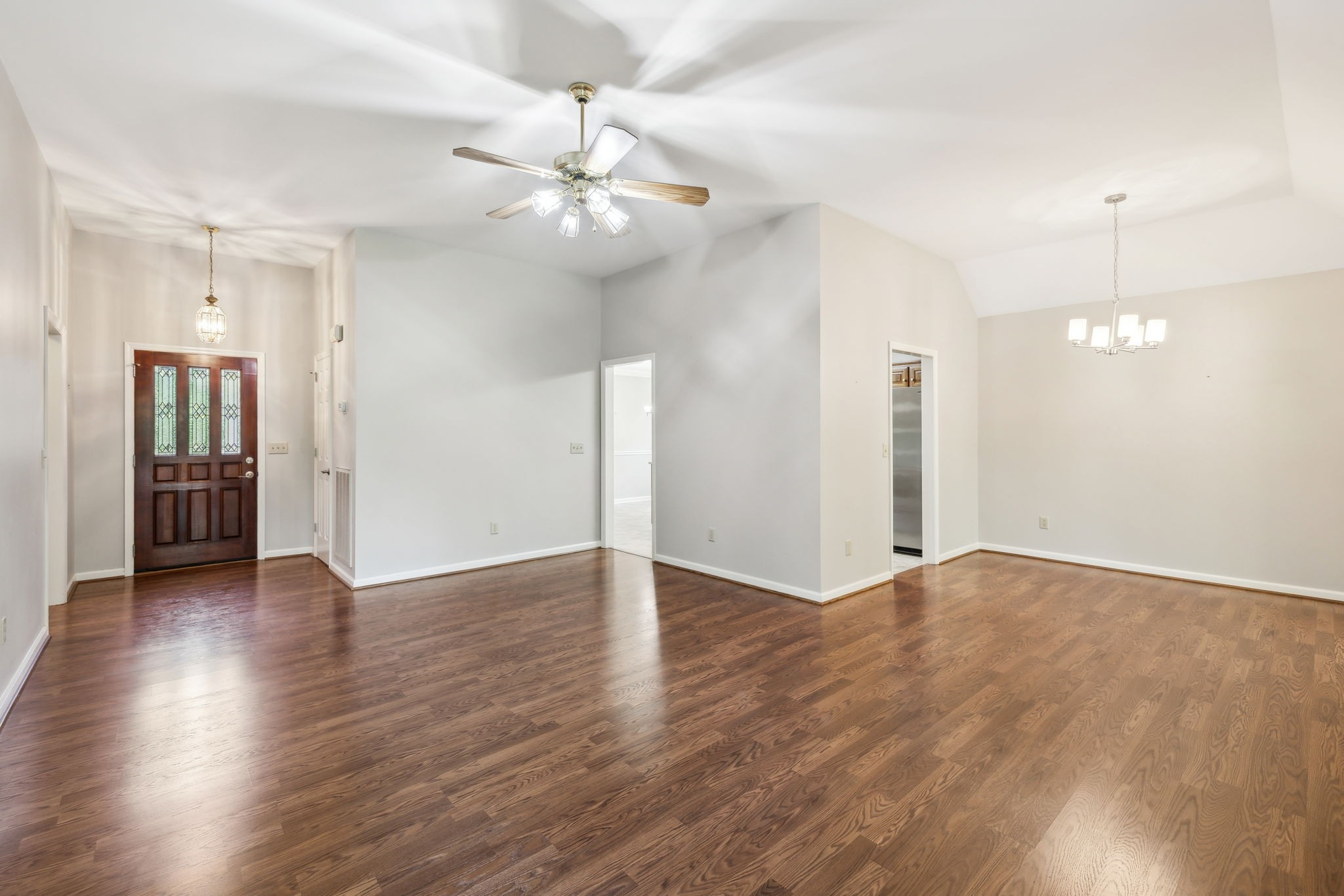 4348 Oakcrest Ln