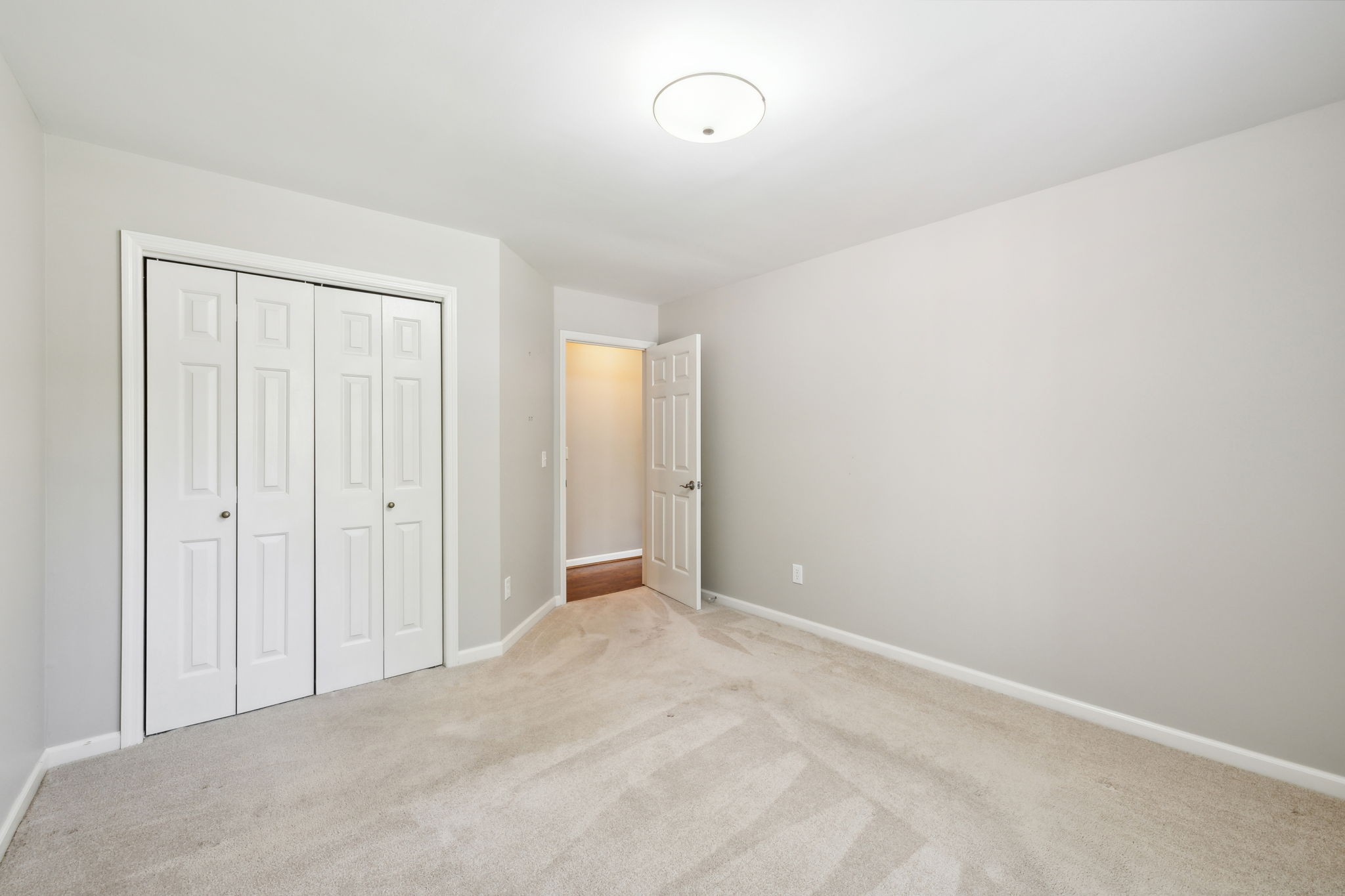 4348 Oakcrest Ln