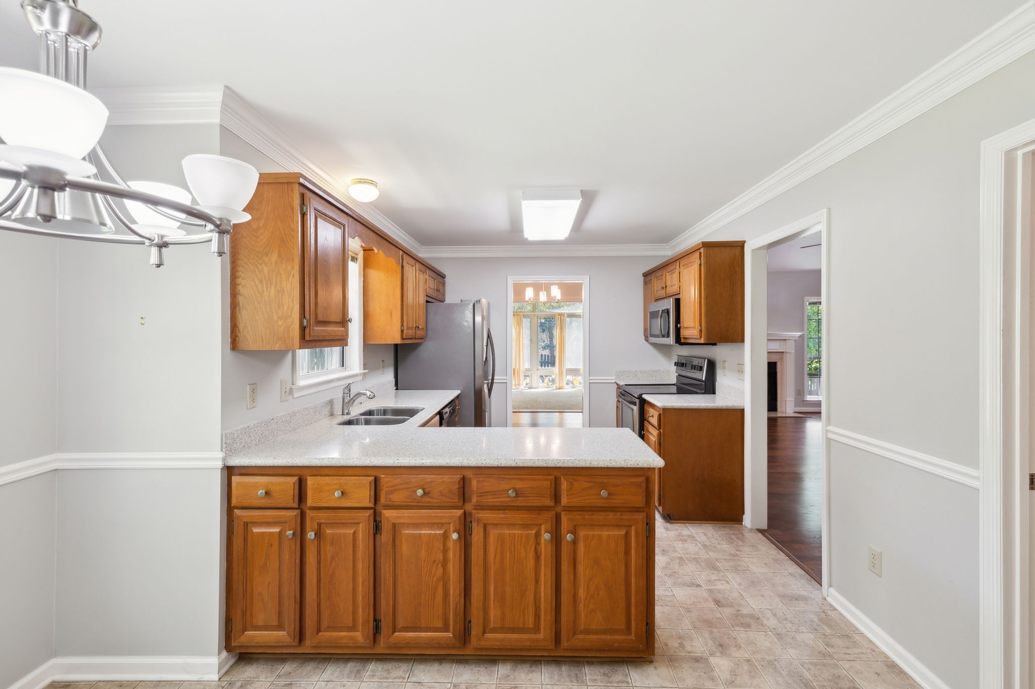 4348 Oakcrest Ln