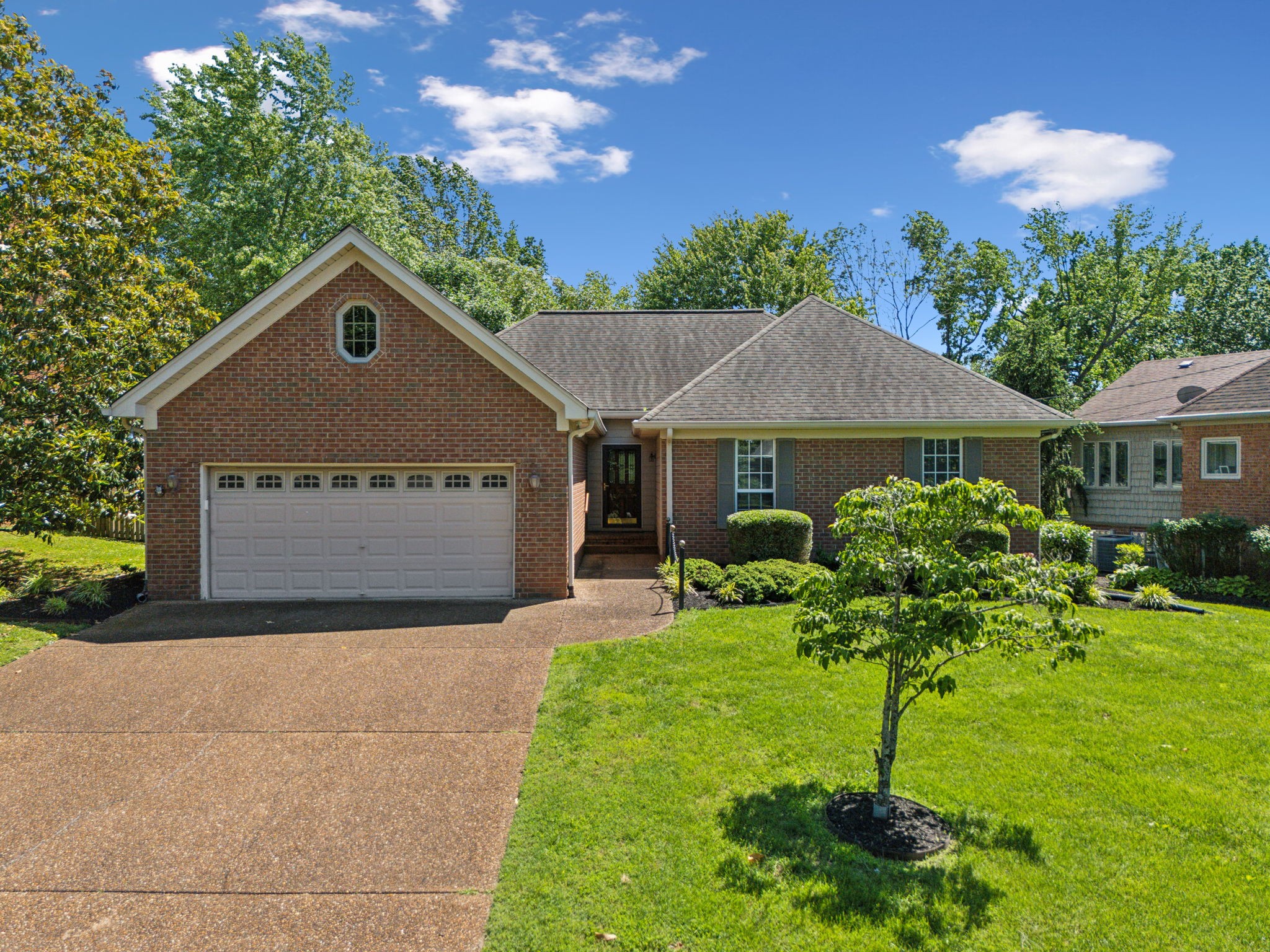 4348 Oakcrest Ln