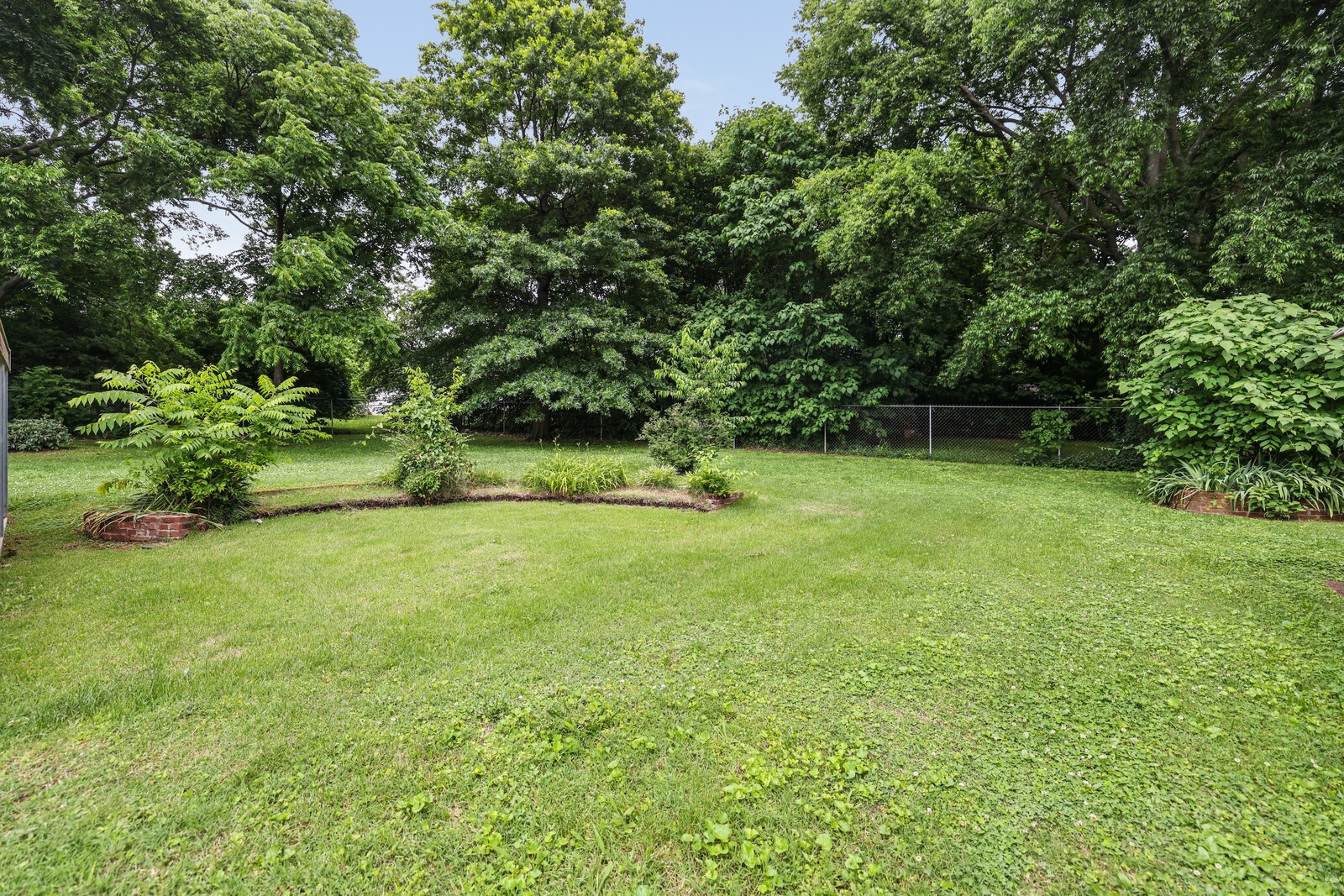 106 DuPont Ave