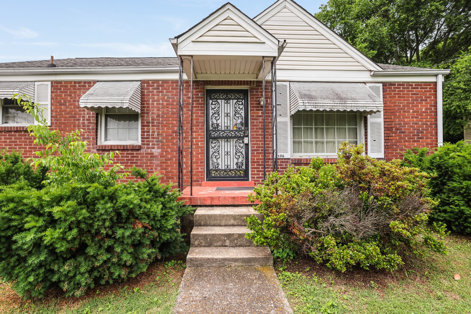 106 DuPont Ave