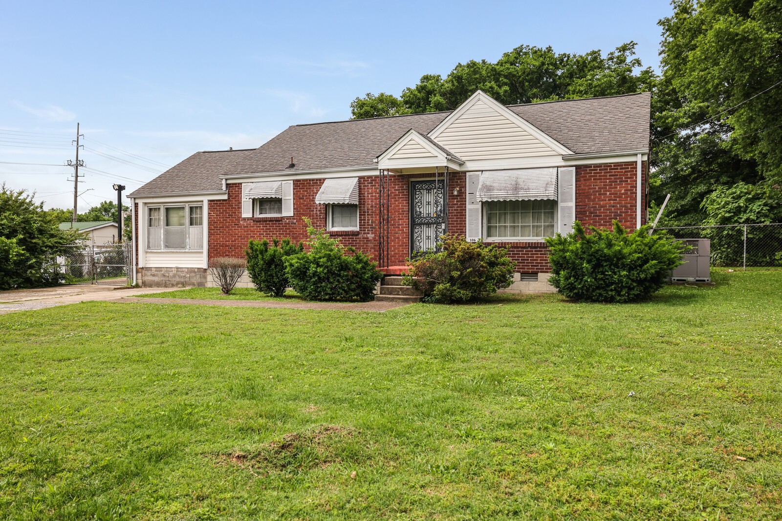 106 DuPont Ave