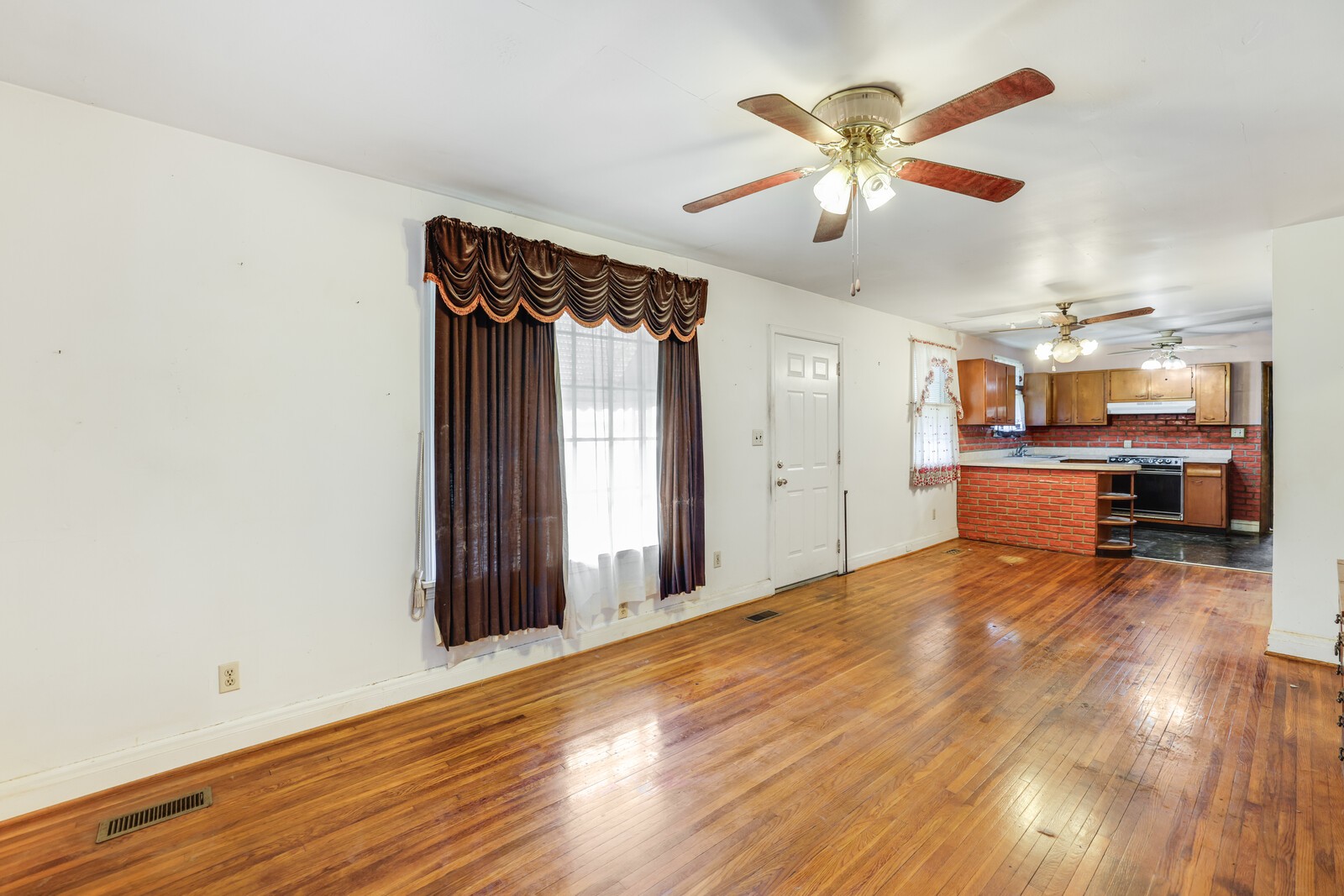 106 DuPont Ave