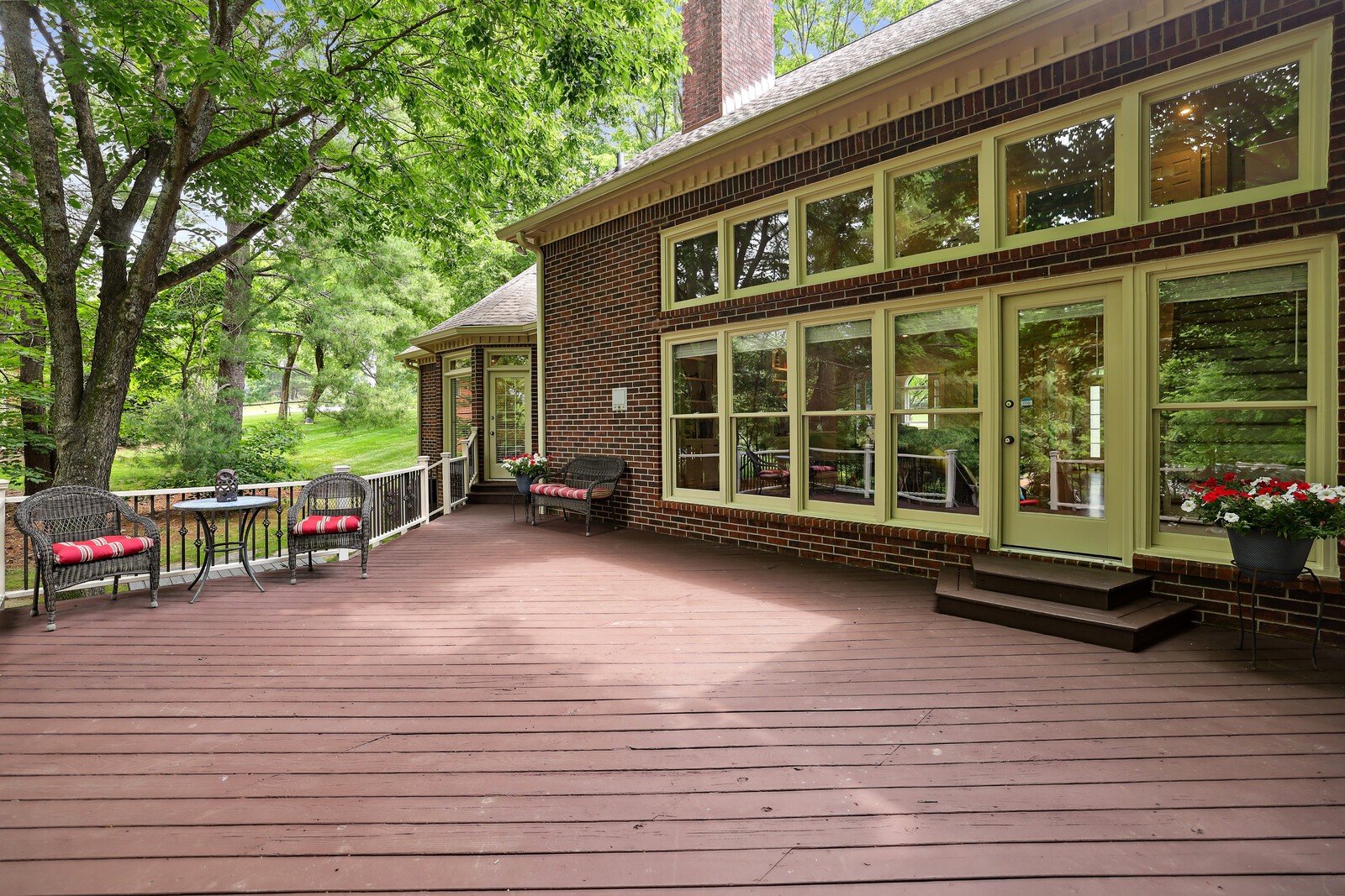 9326 Navaho Dr