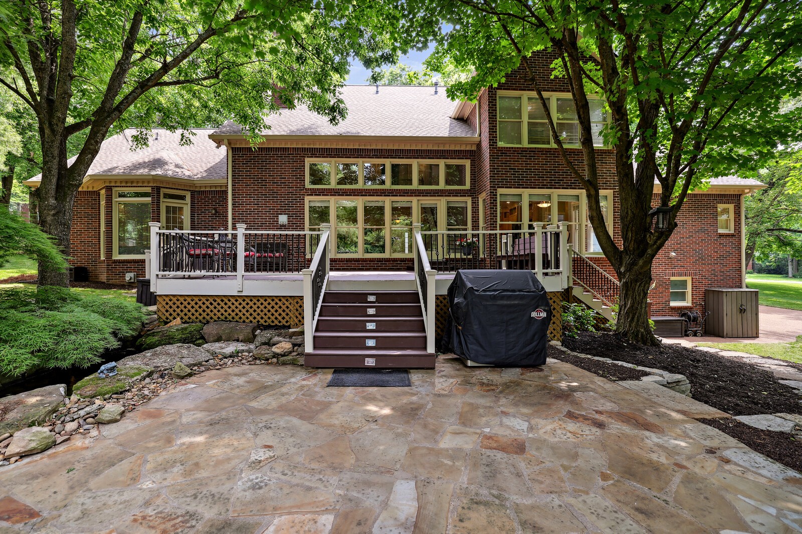 9326 Navaho Dr