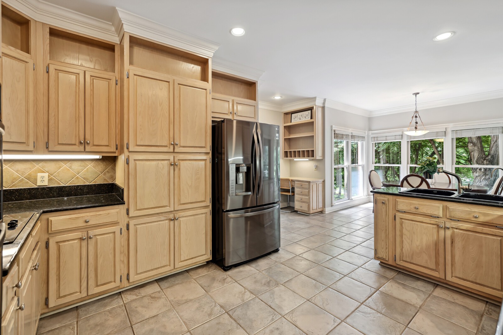 9326 Navaho Dr