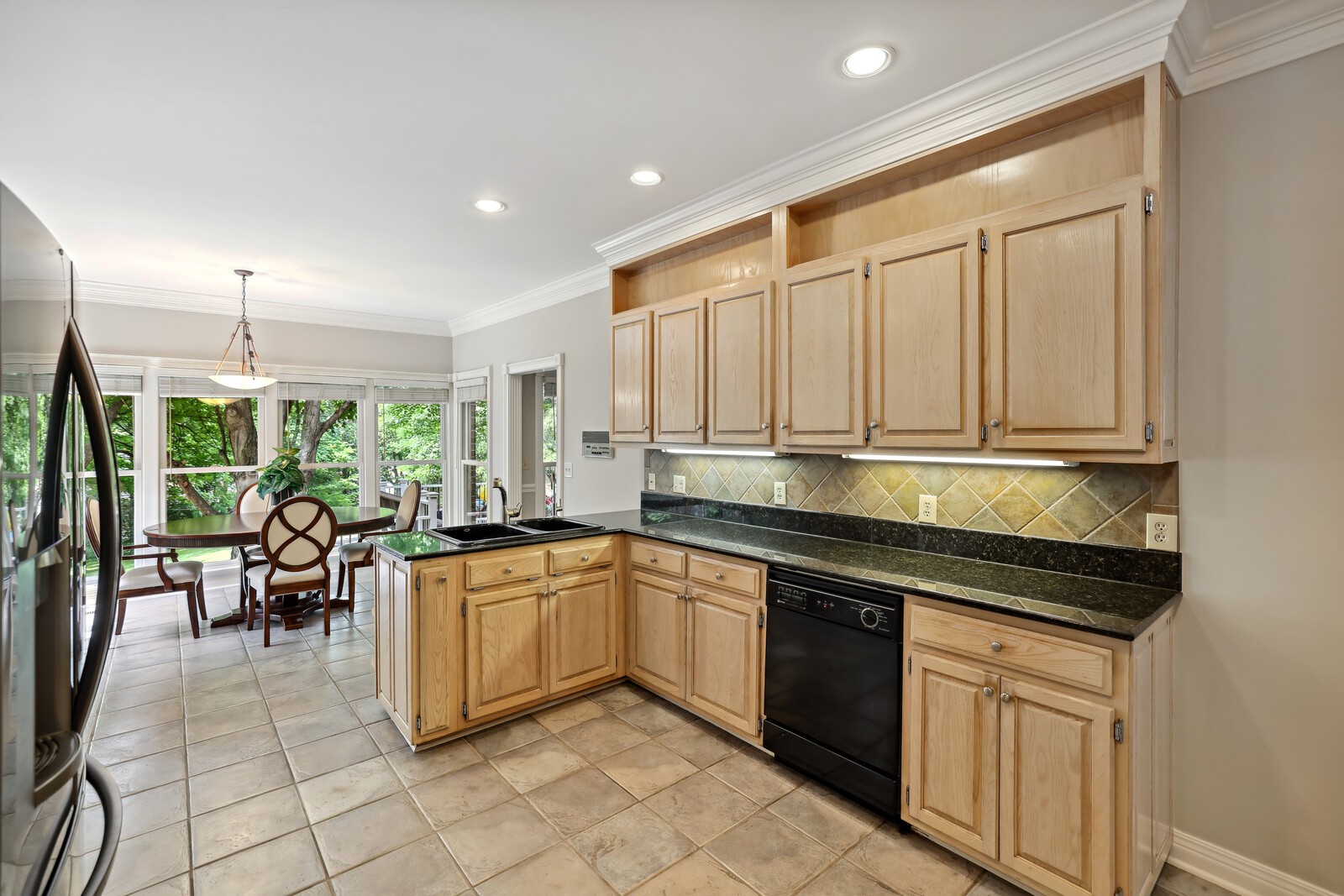 9326 Navaho Dr