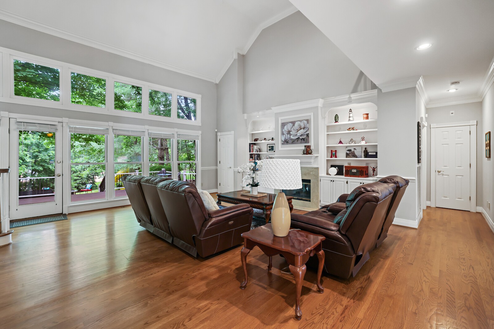 9326 Navaho Dr