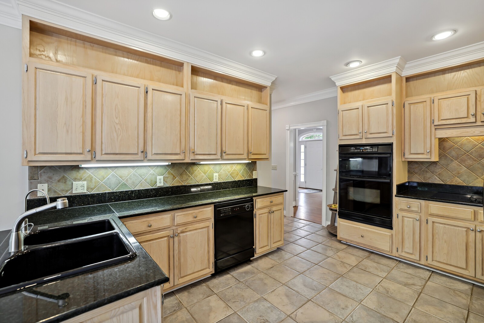 9326 Navaho Dr