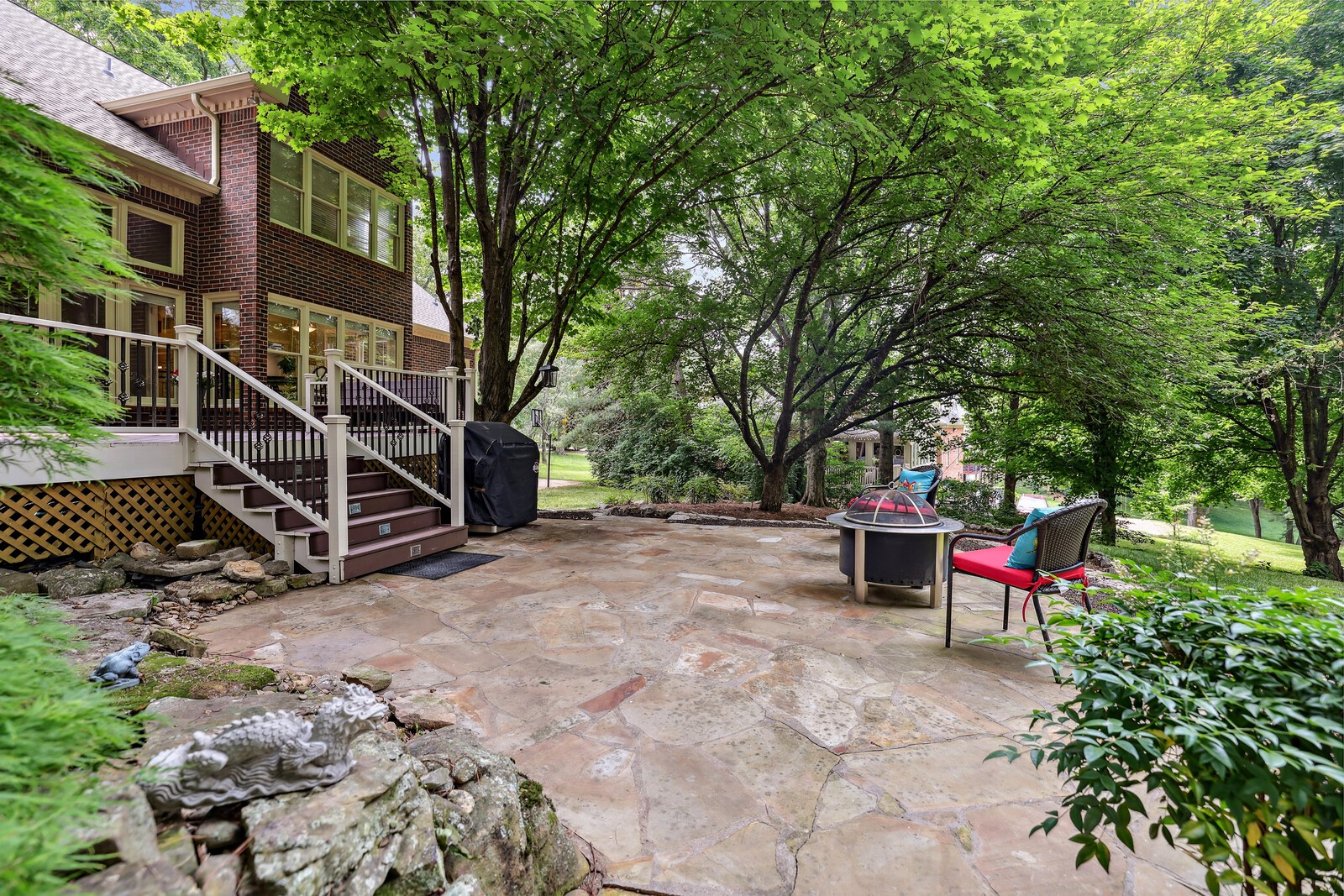 9326 Navaho Dr