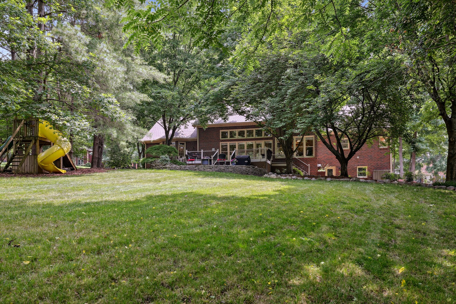 9326 Navaho Dr