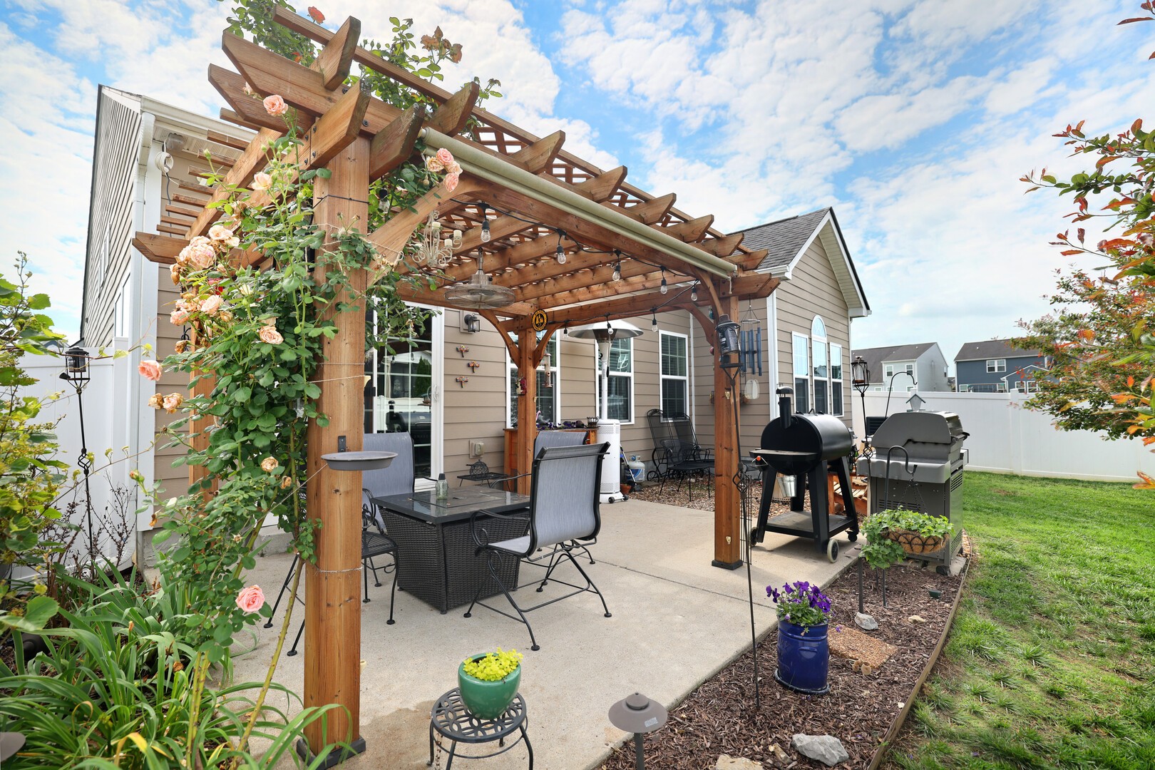 2844 Bluestem Ln
