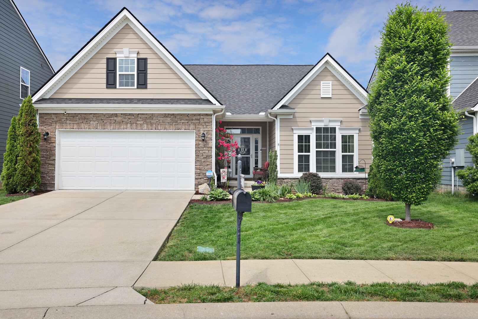 2844 Bluestem Ln