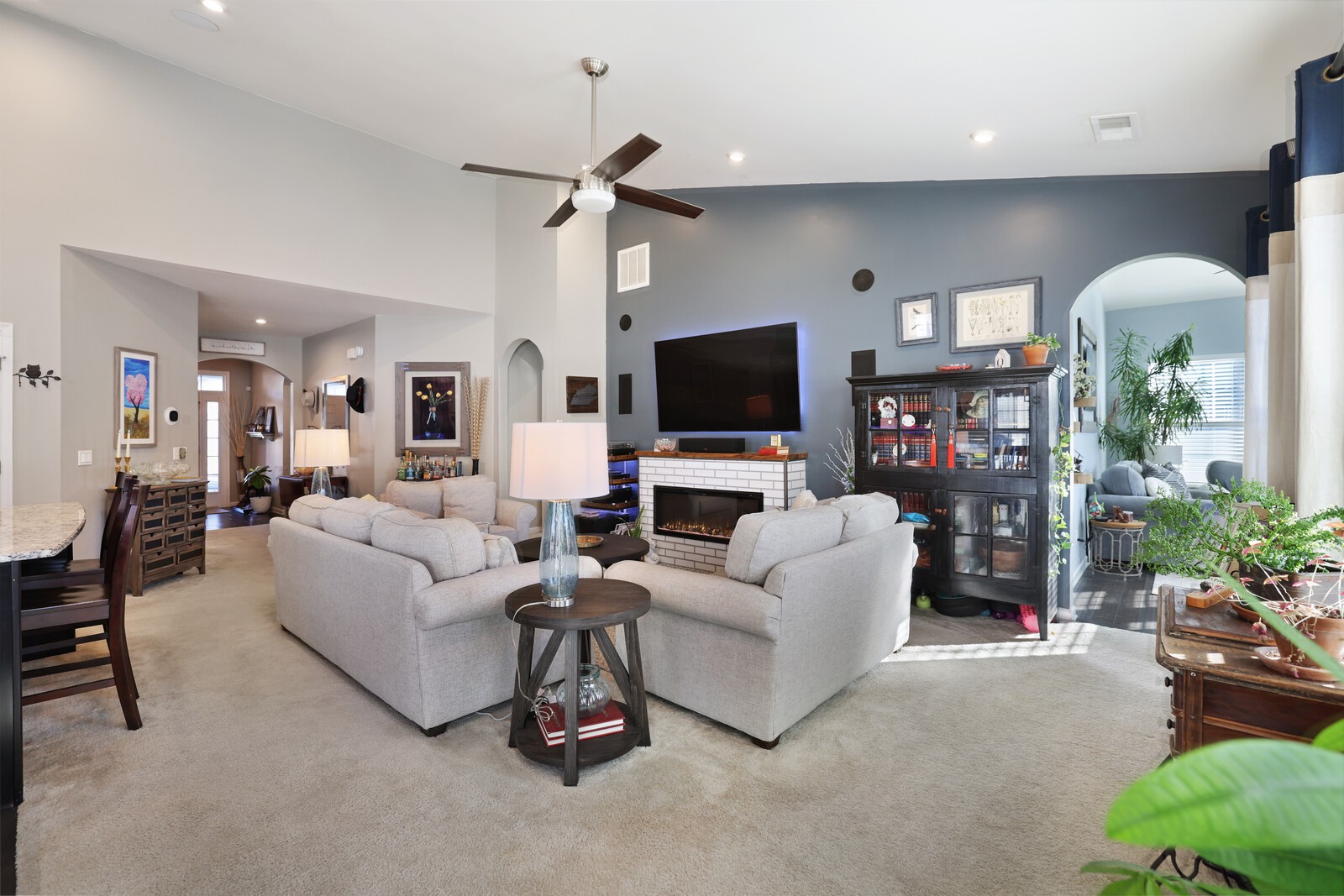 2844 Bluestem Ln