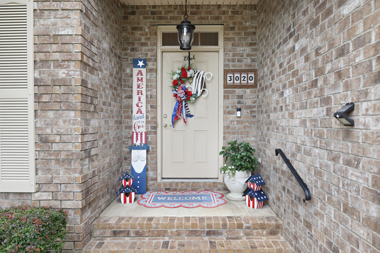3020 Brookside Path