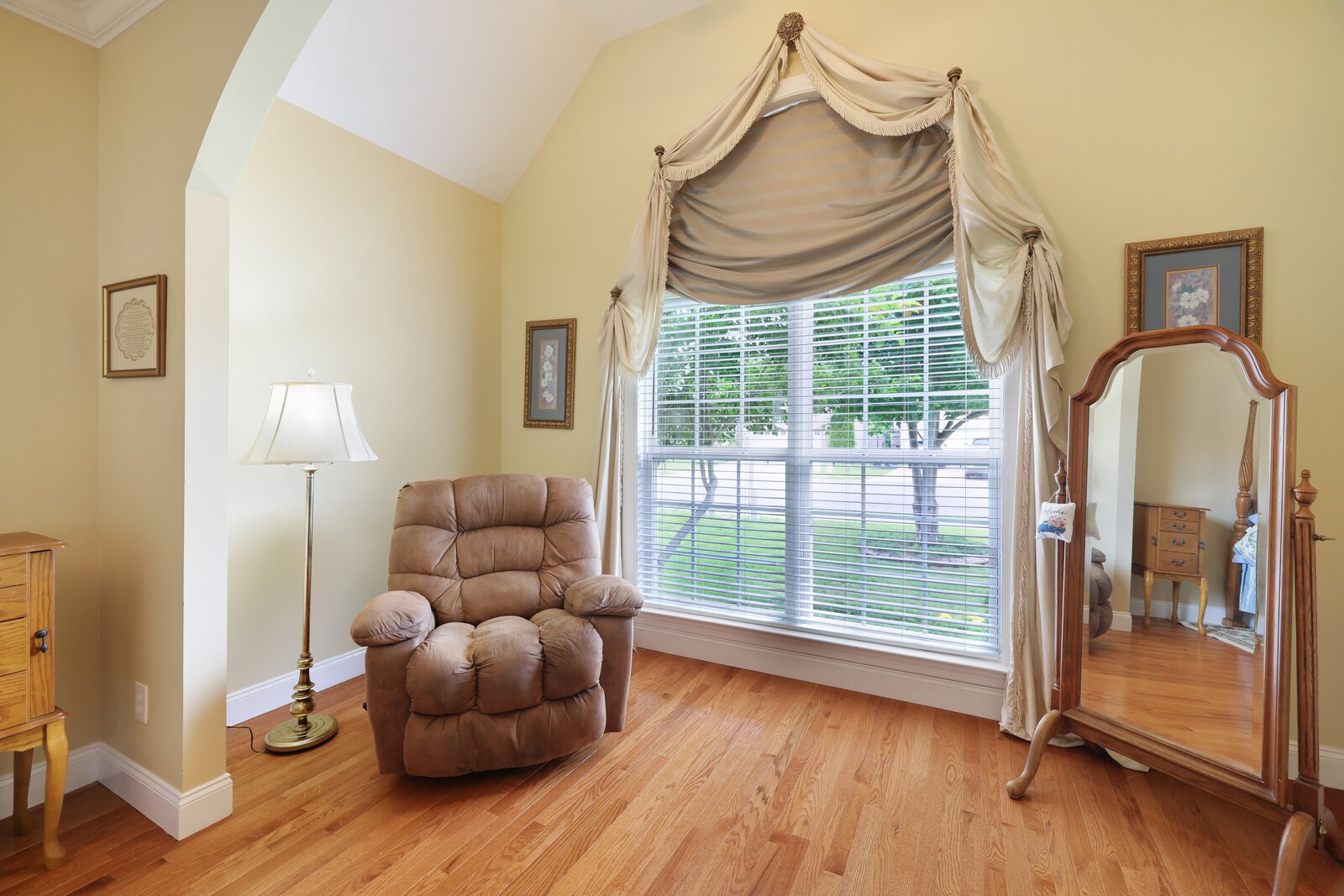 3020 Brookside Path