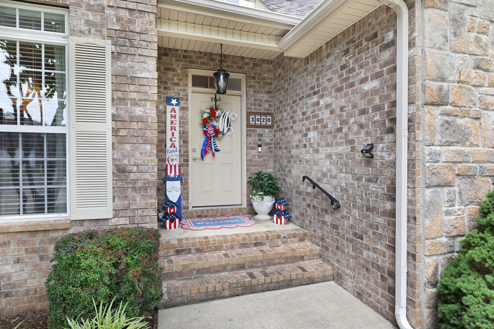 3020 Brookside Path