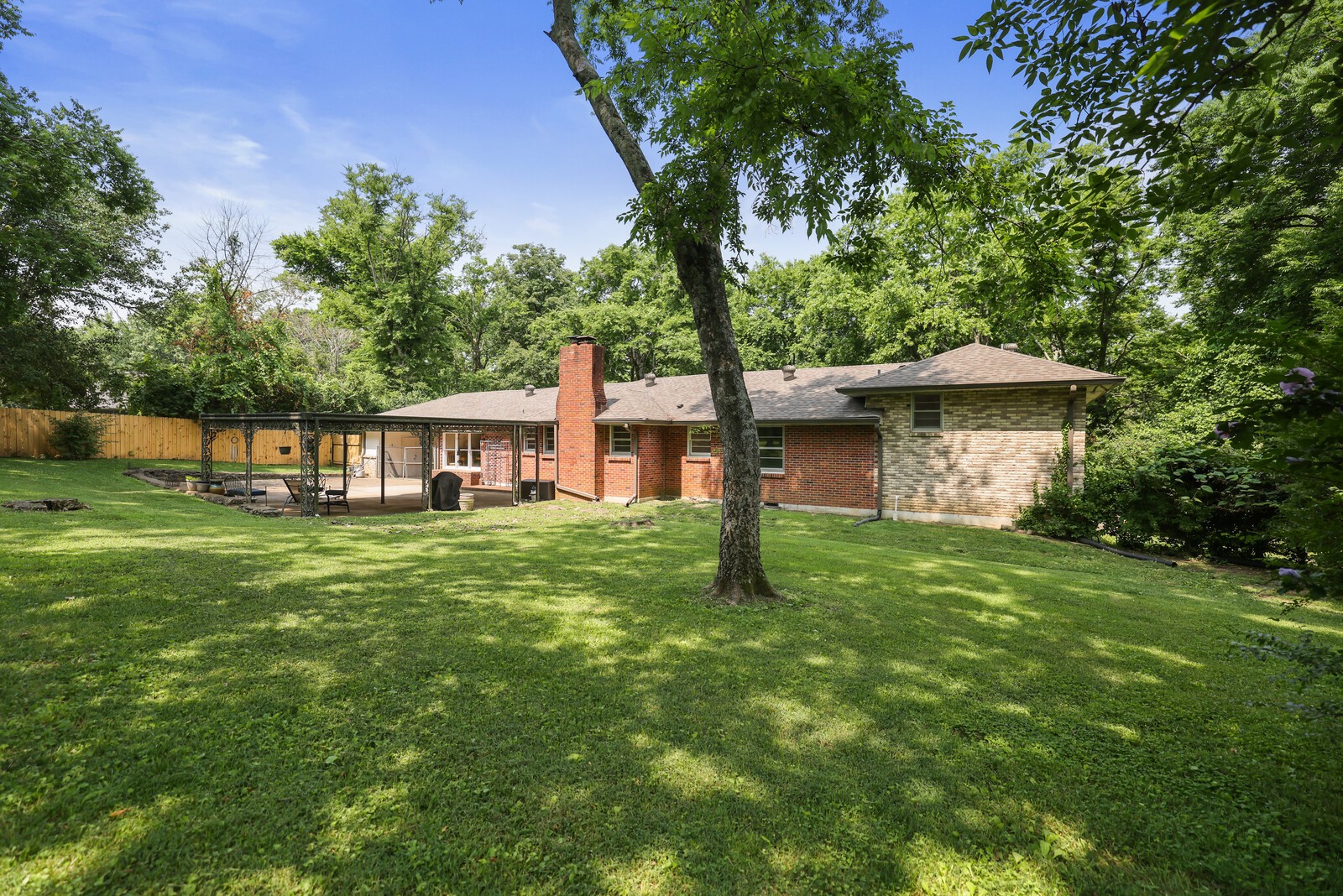 737 Howse Ave