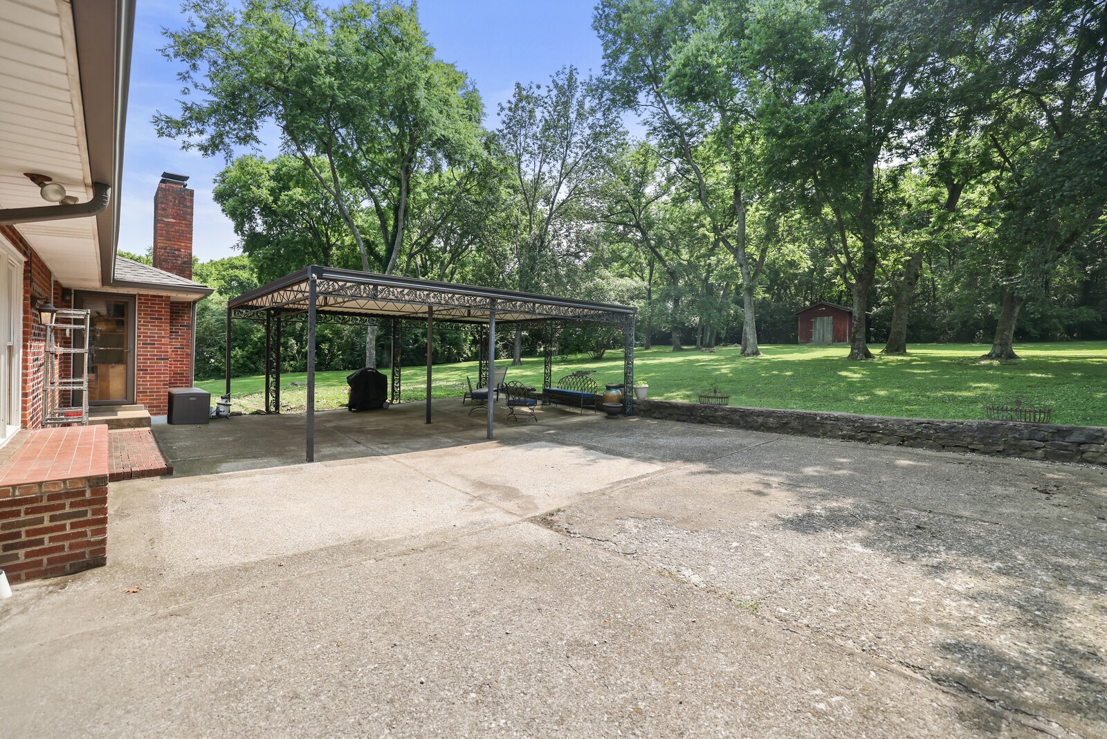 737 Howse Ave