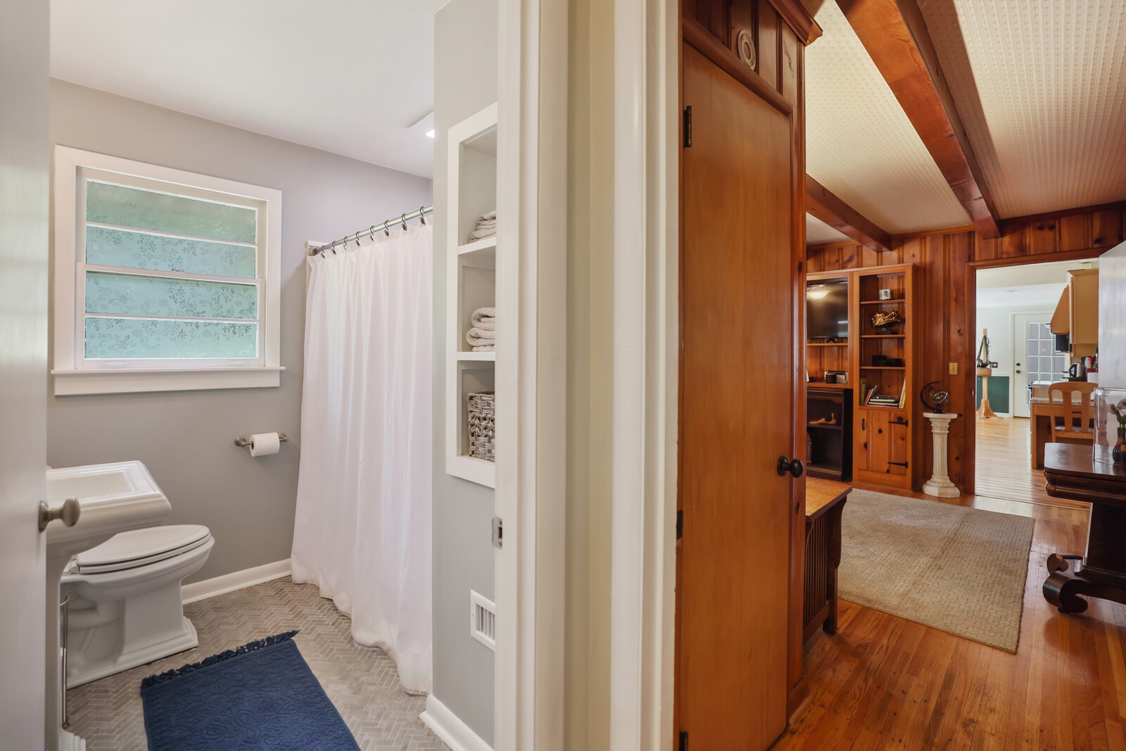 737 Howse Ave