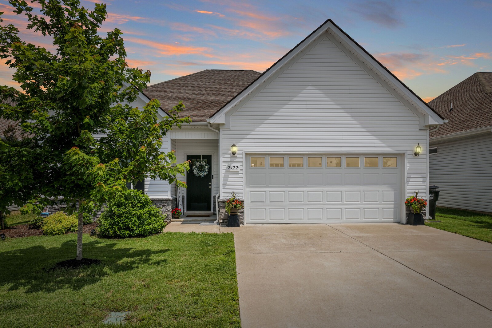 2122 Oak Dr