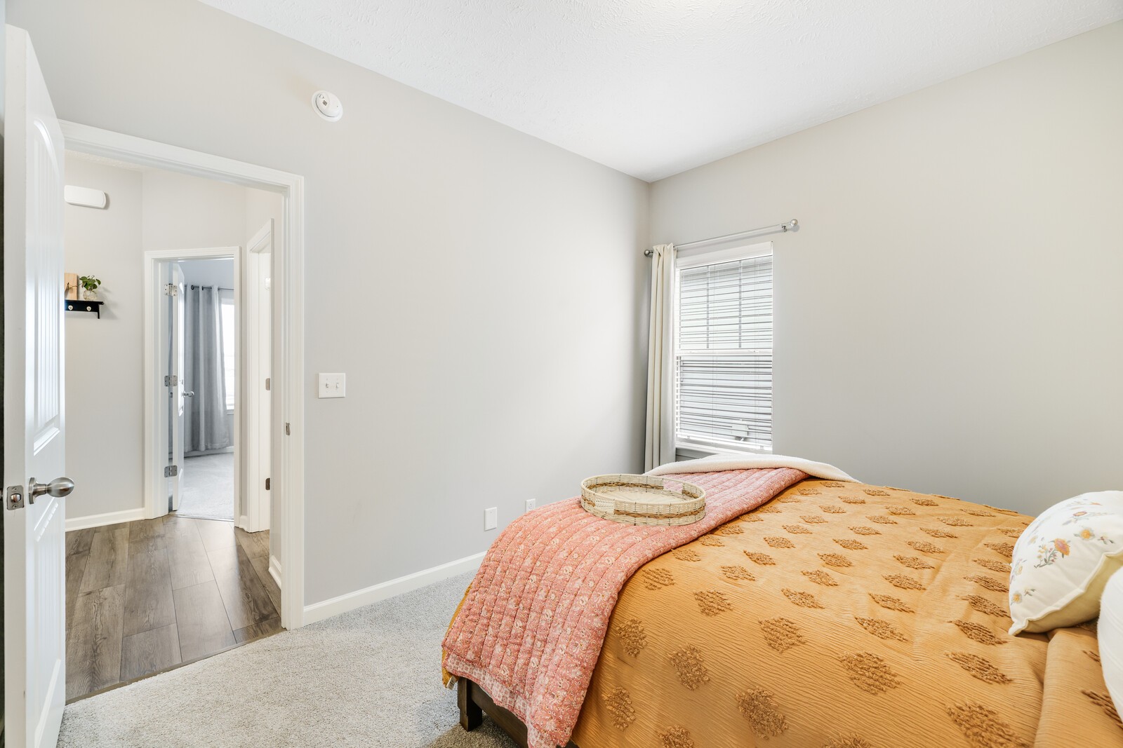 2122 Oak Dr