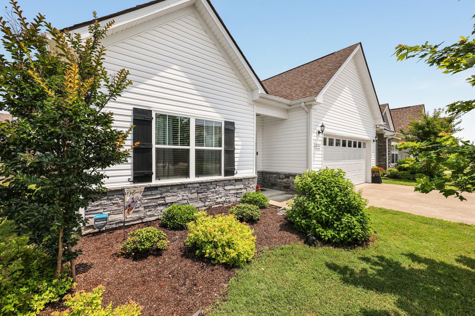 2122 Oak Dr