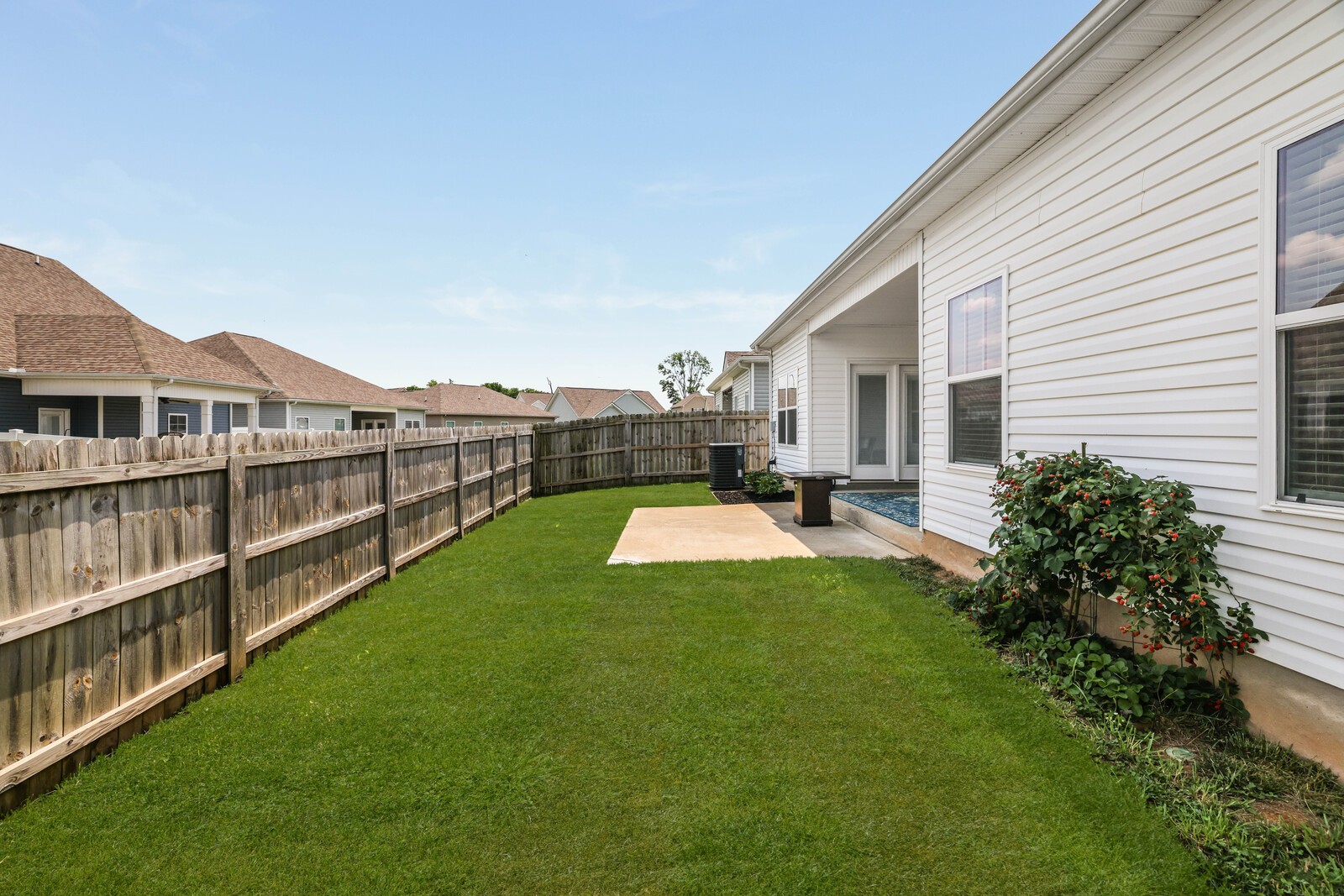 2122 Oak Dr
