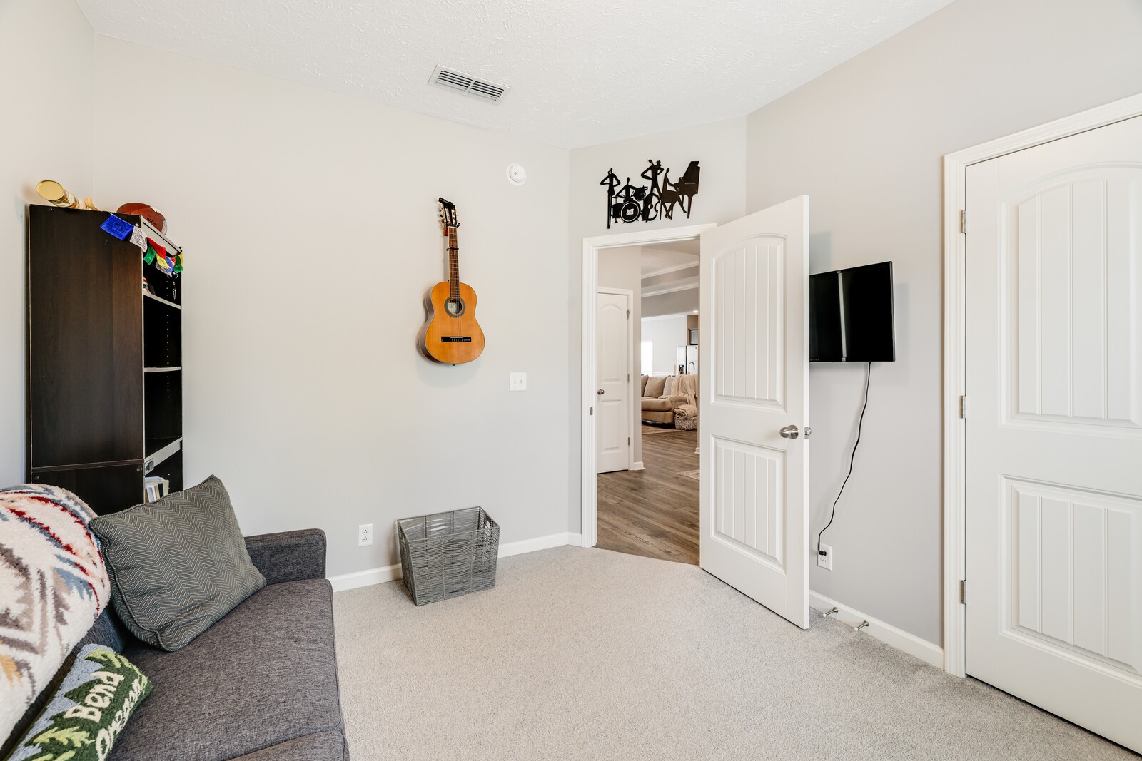 2122 Oak Dr