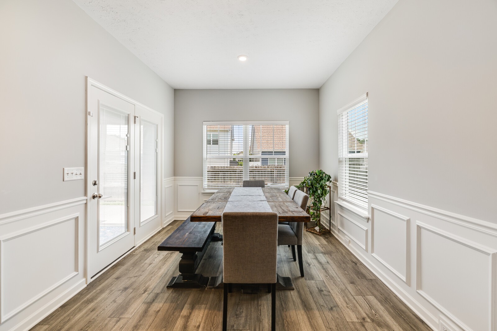 2122 Oak Dr