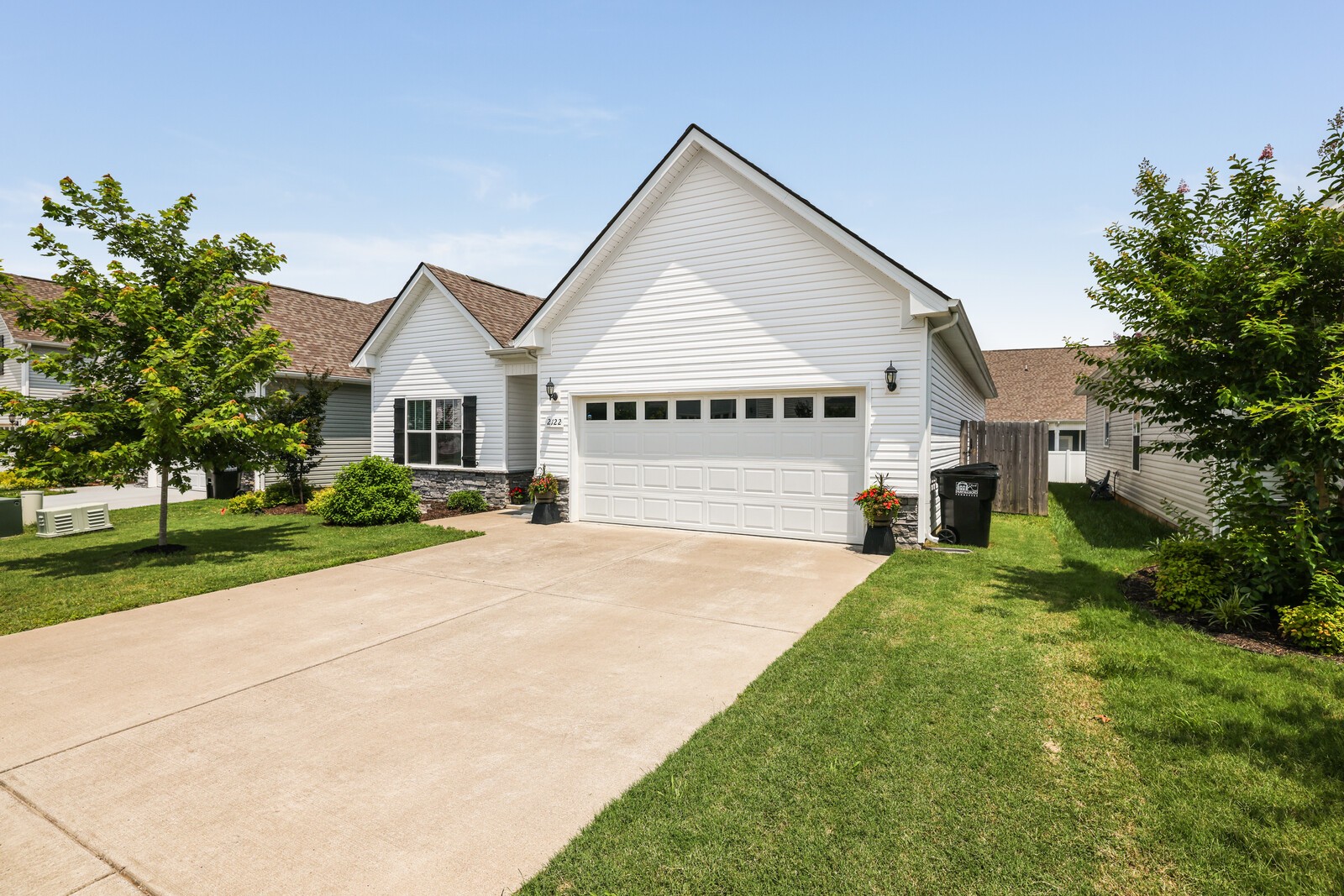 2122 Oak Dr