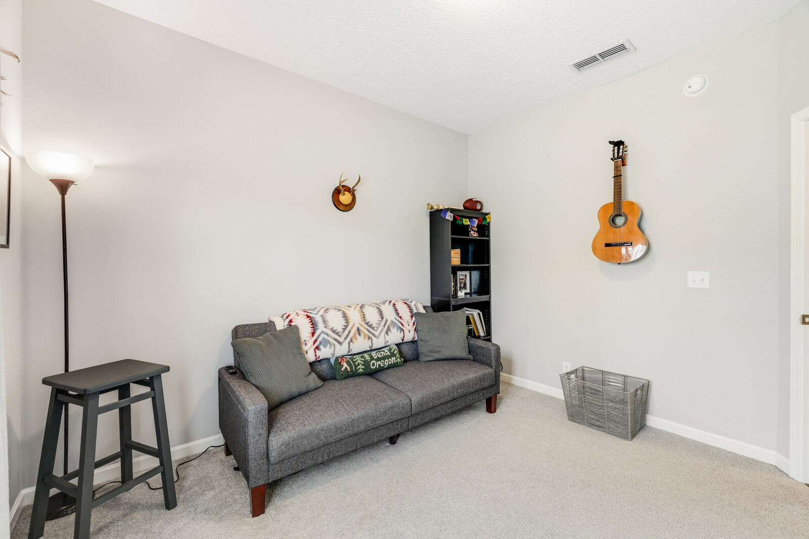 2122 Oak Dr