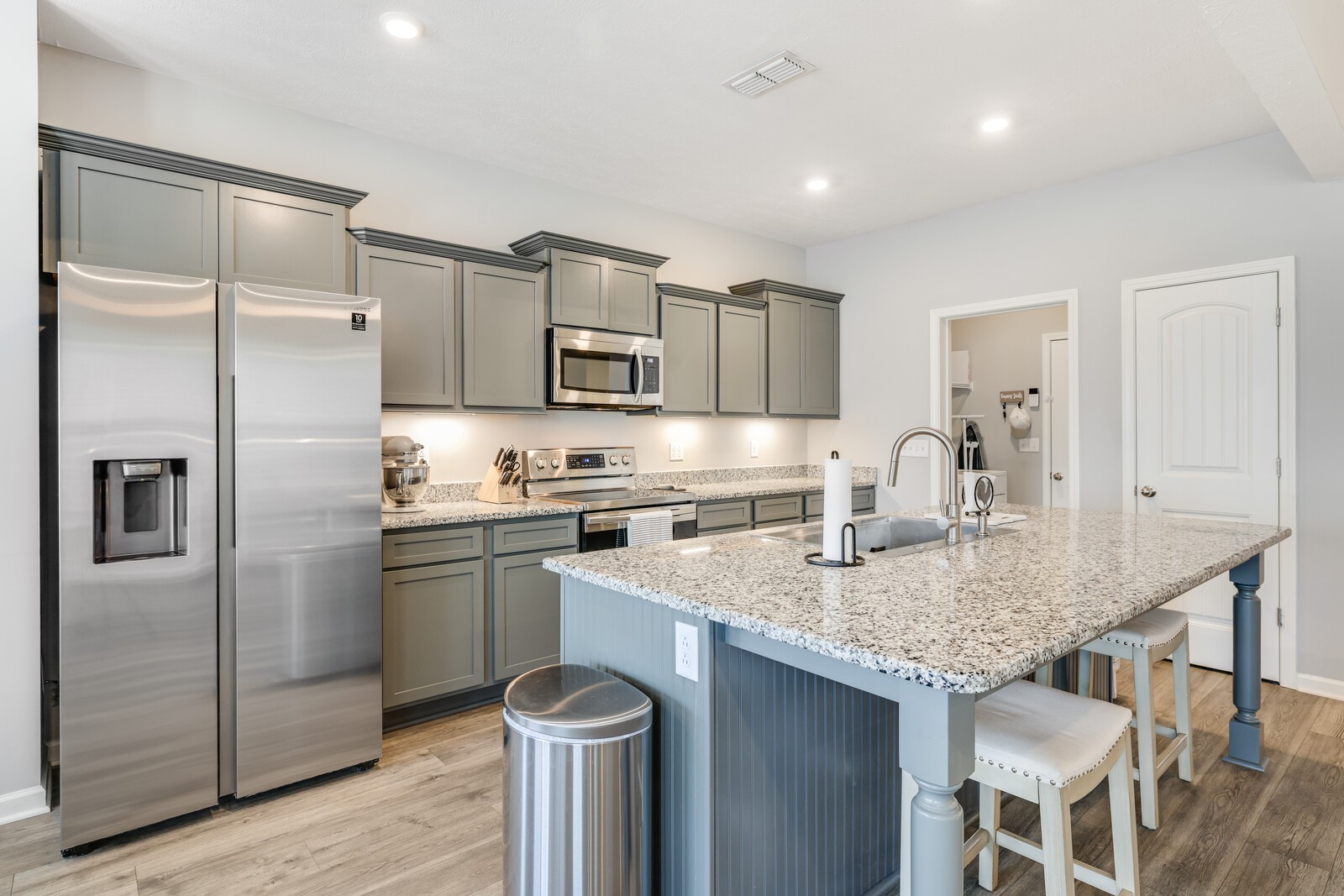 2122 Oak Dr