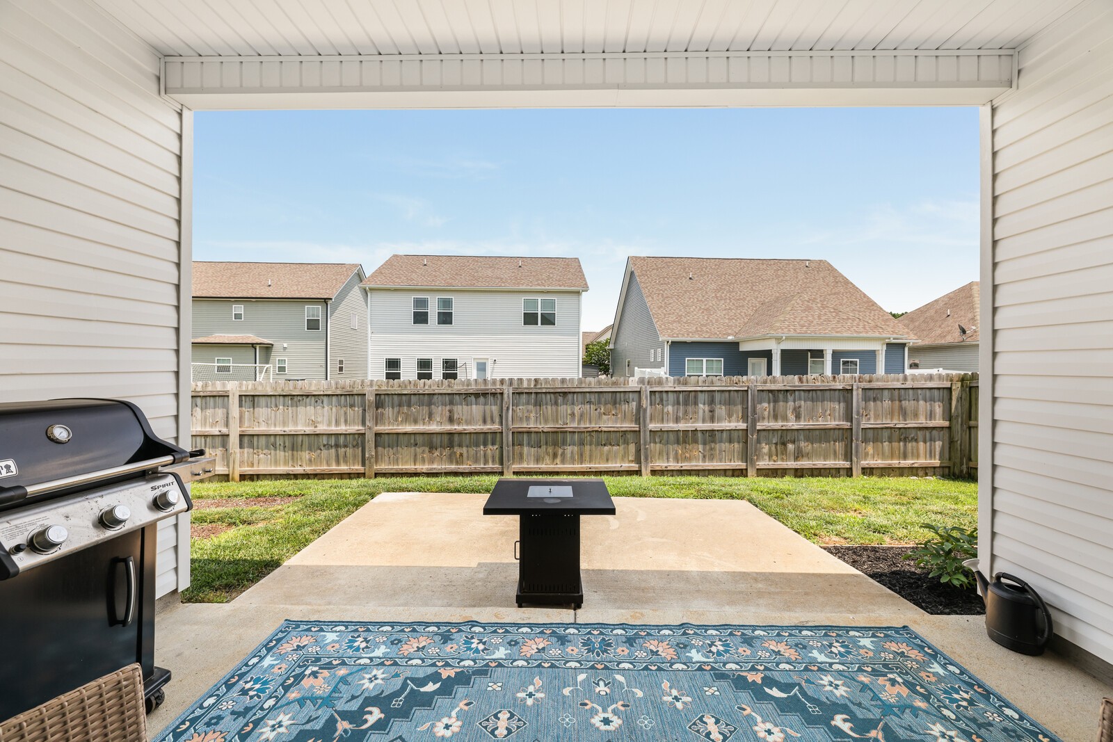 2122 Oak Dr