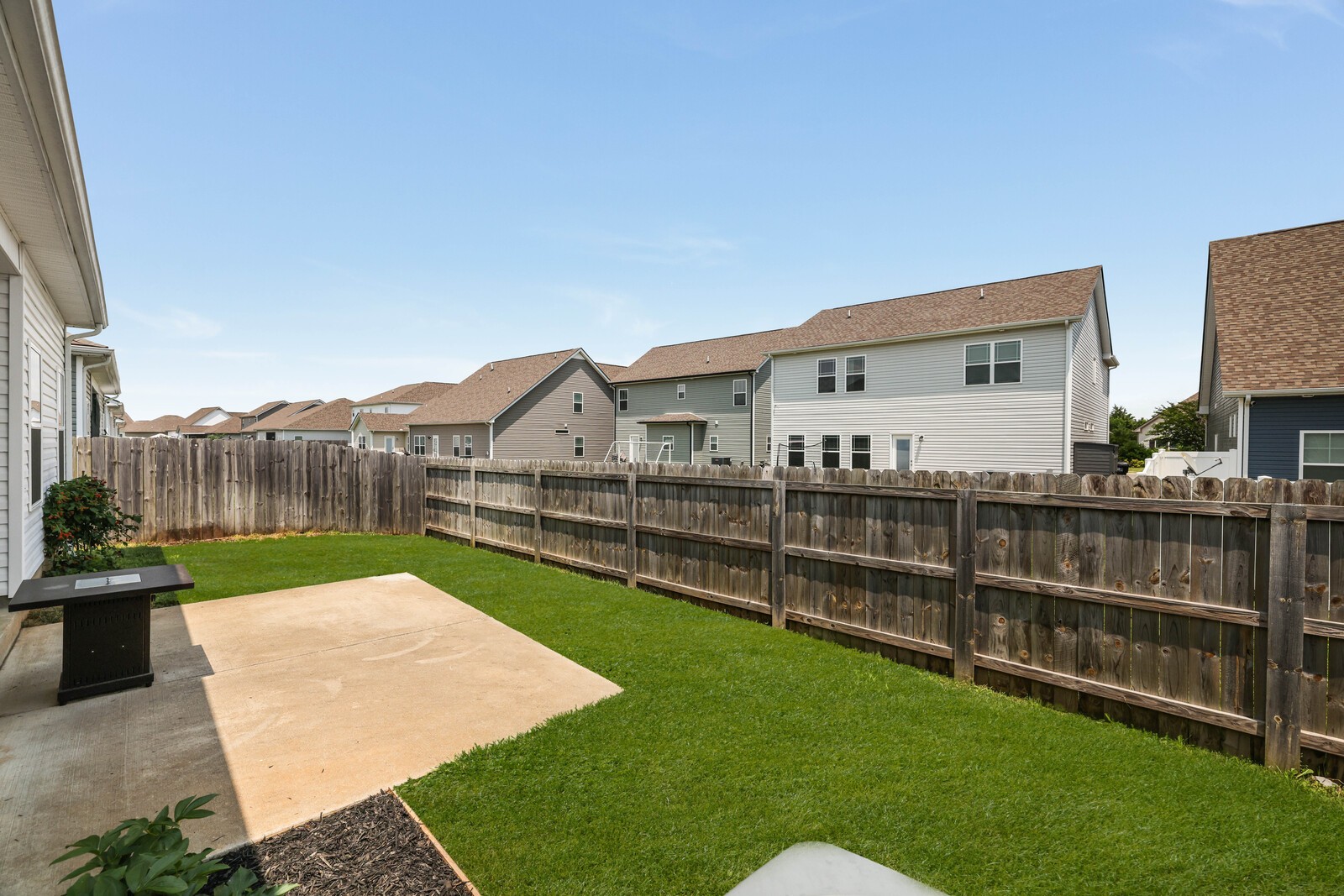 2122 Oak Dr