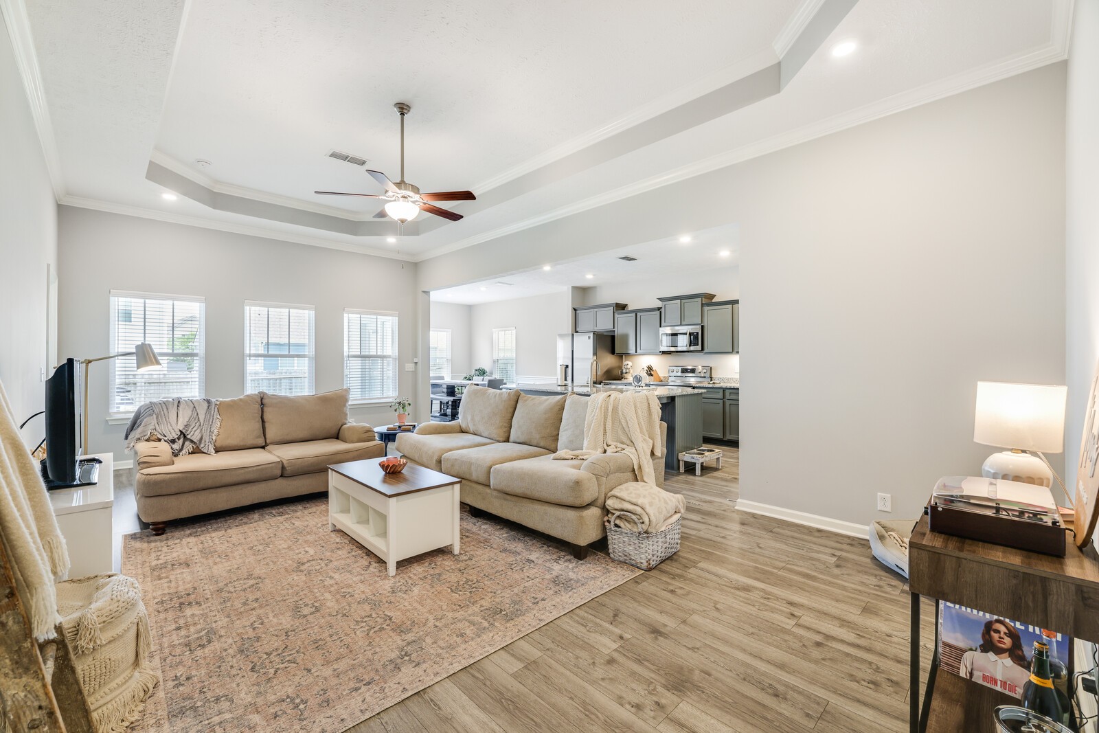 2122 Oak Dr