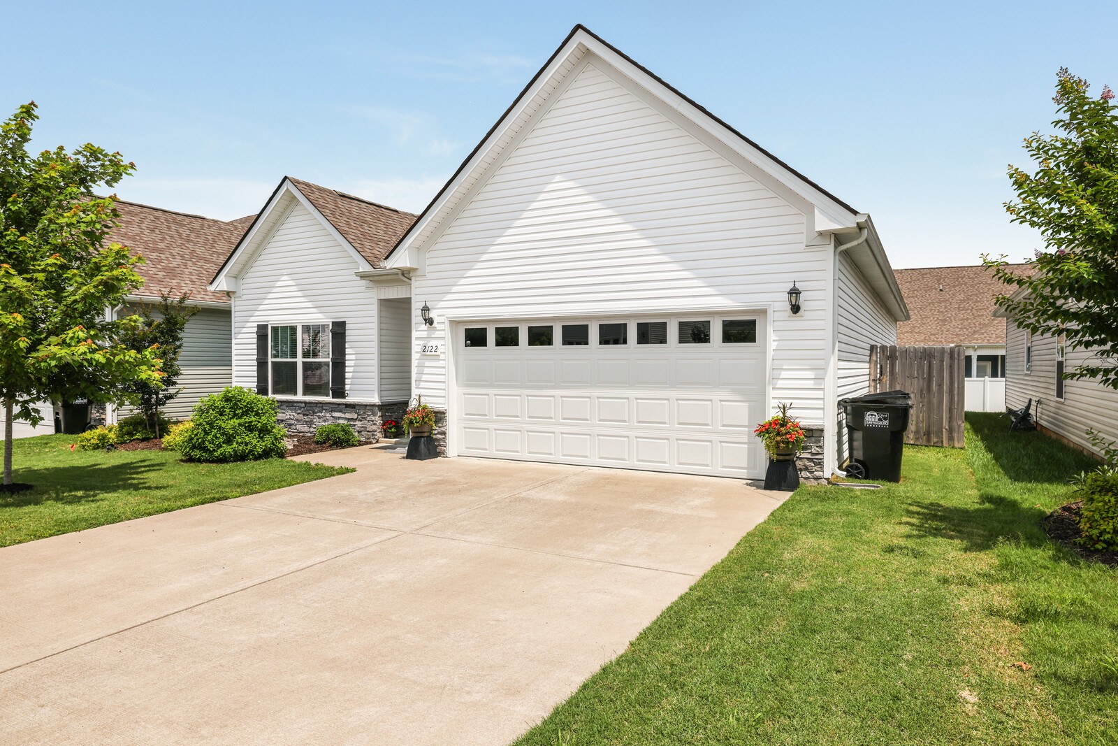 2122 Oak Dr