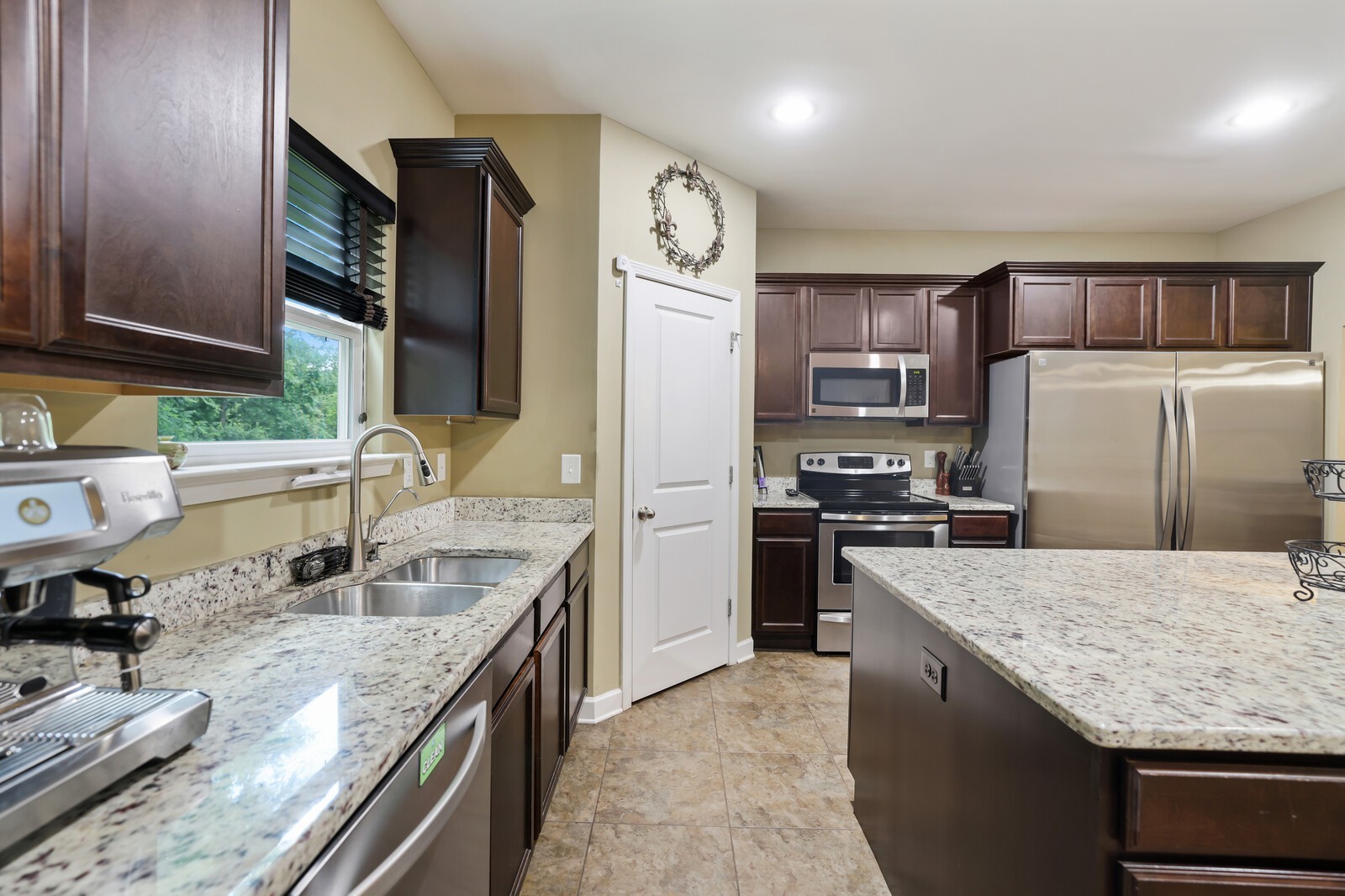 2725 Amber Crest Ct