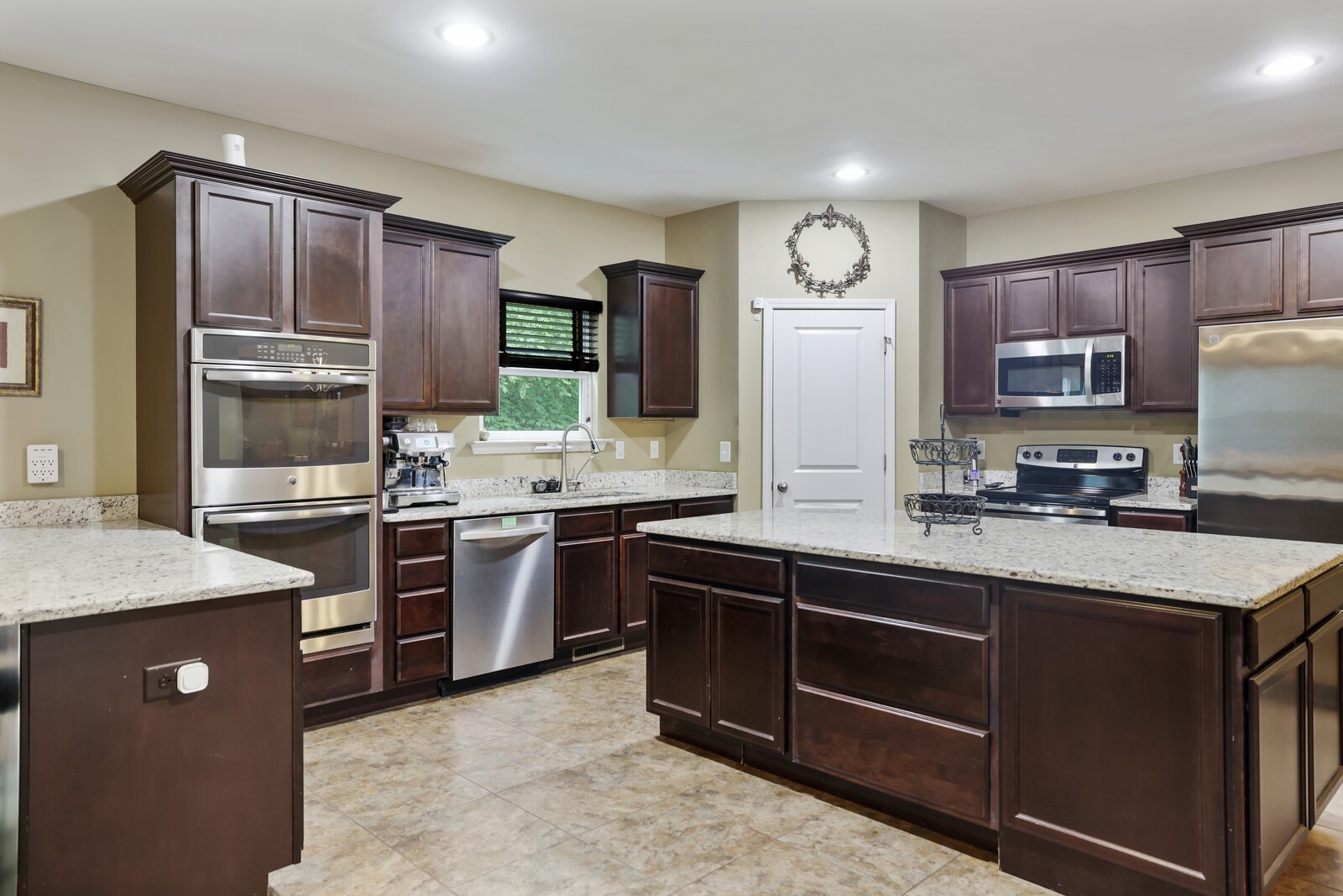 2725 Amber Crest Ct