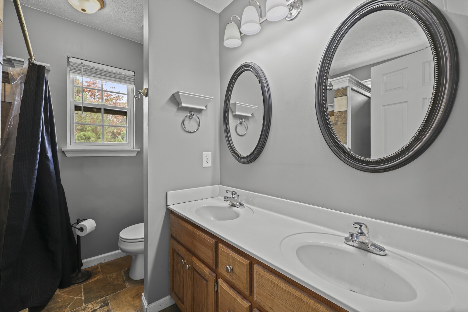 309 Sarah Ln